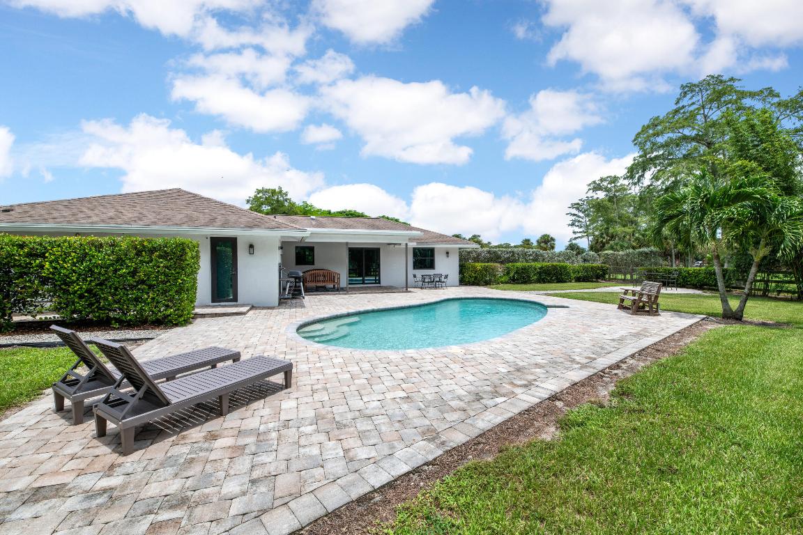 2381 Buck Ridge Trail