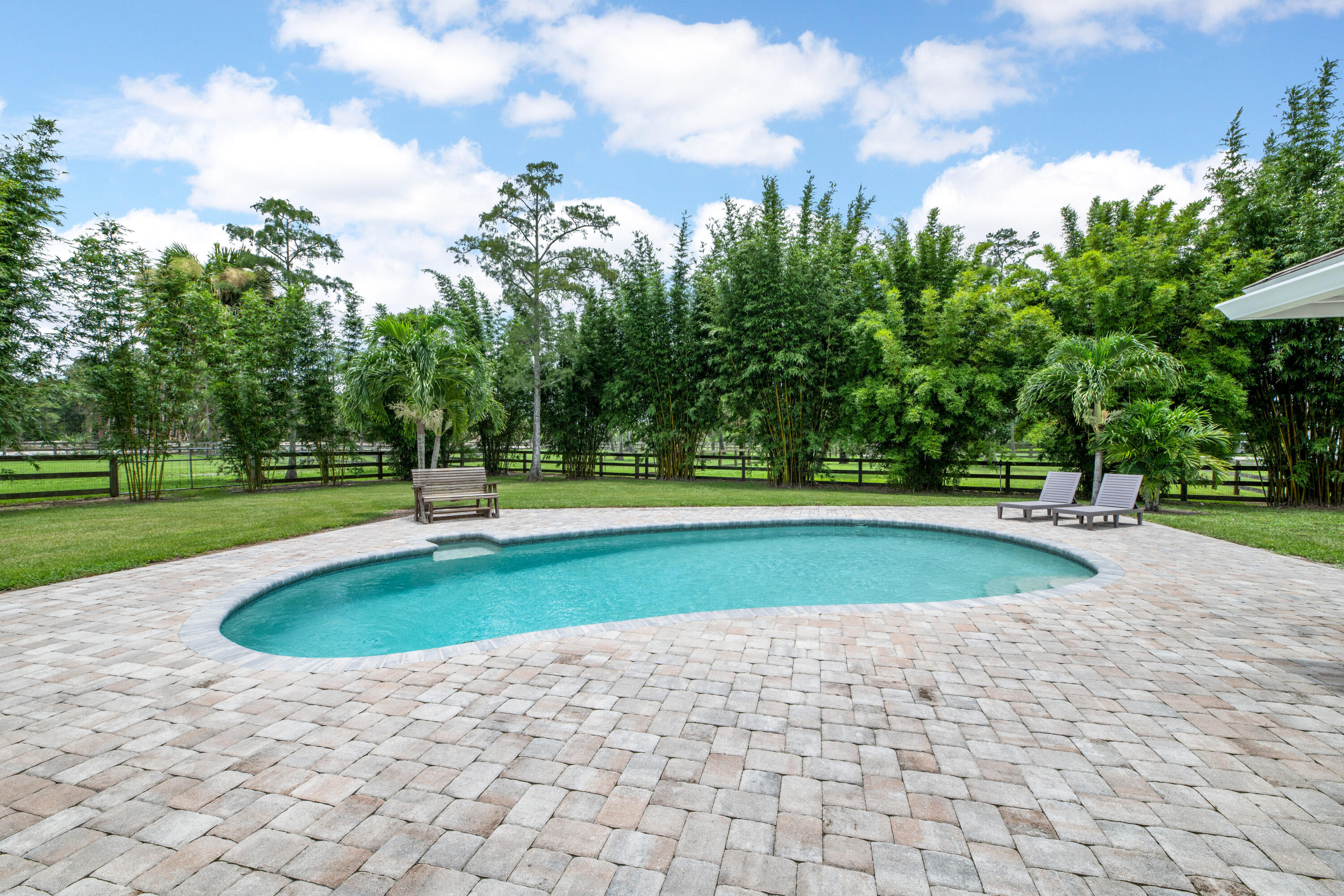 2381 Buck Ridge Trail