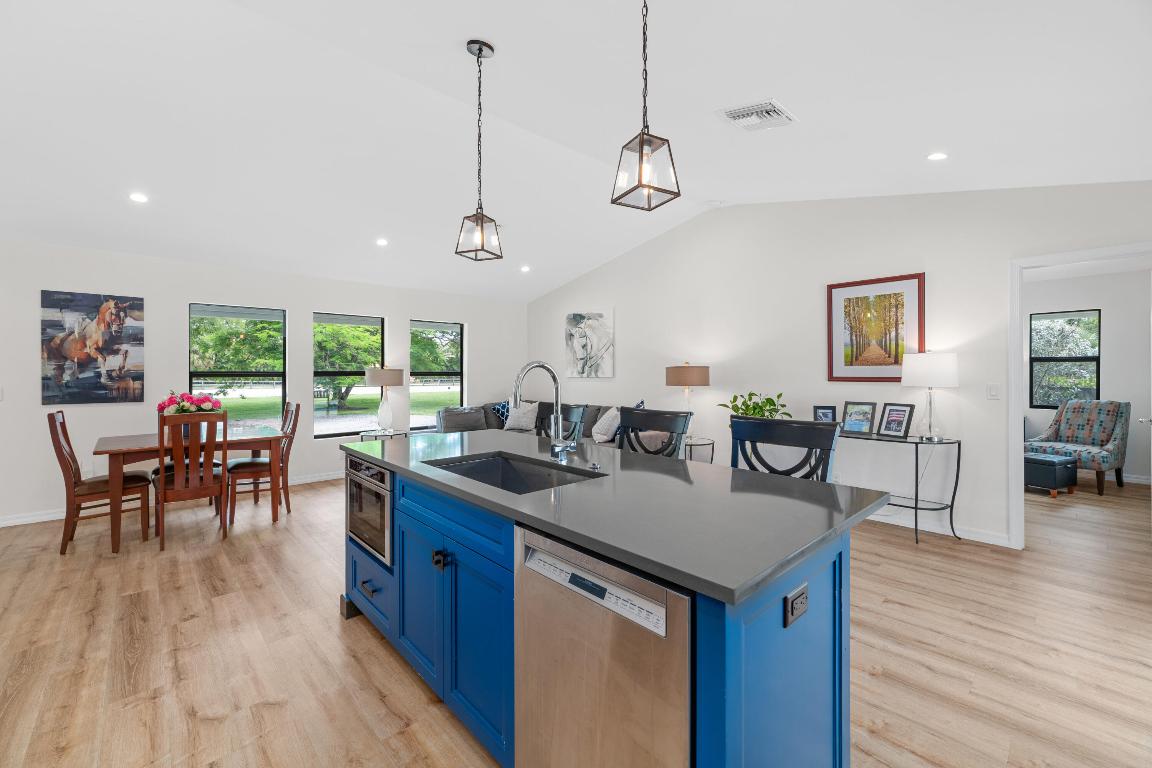 2381 Buck Ridge Trail