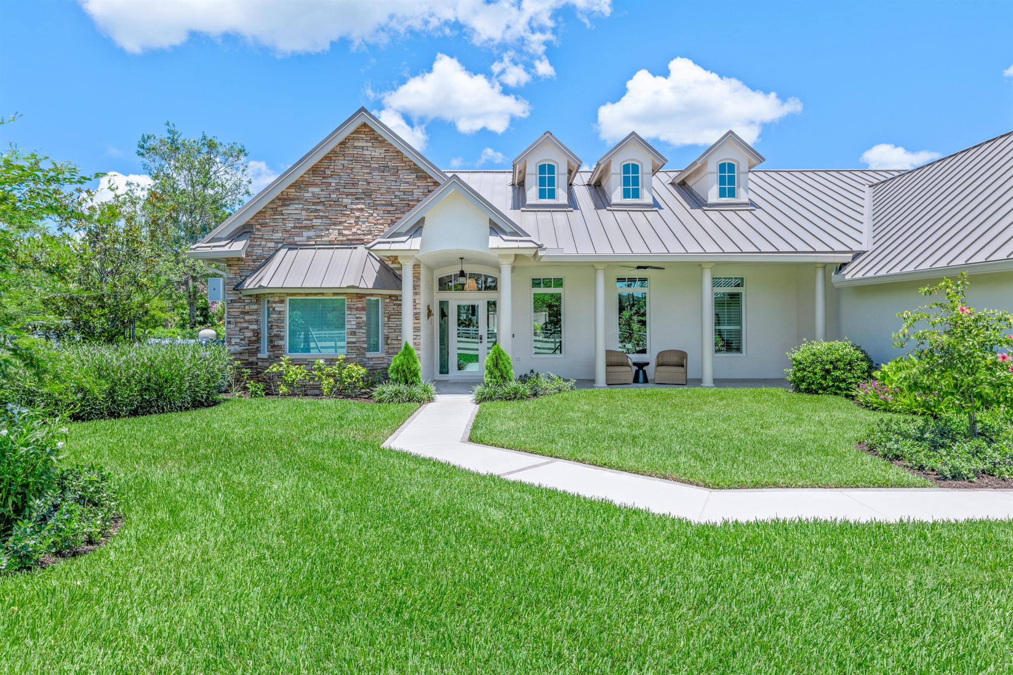 1464 Stallion Drive E