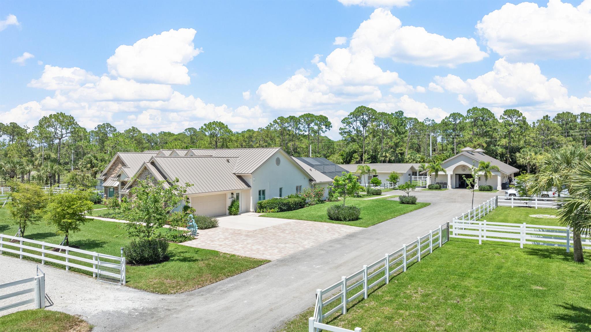 1464 Stallion Drive E