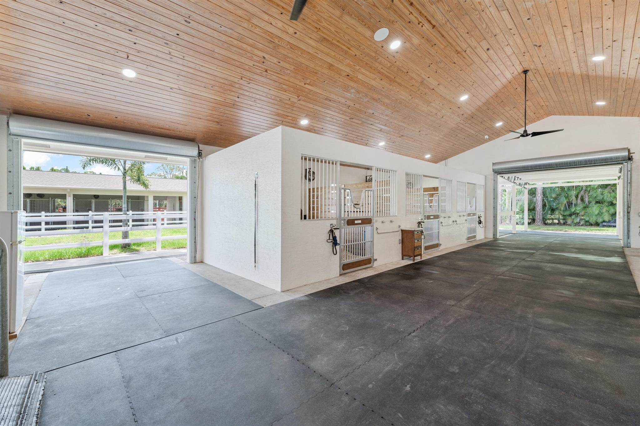 1464 Stallion Drive E