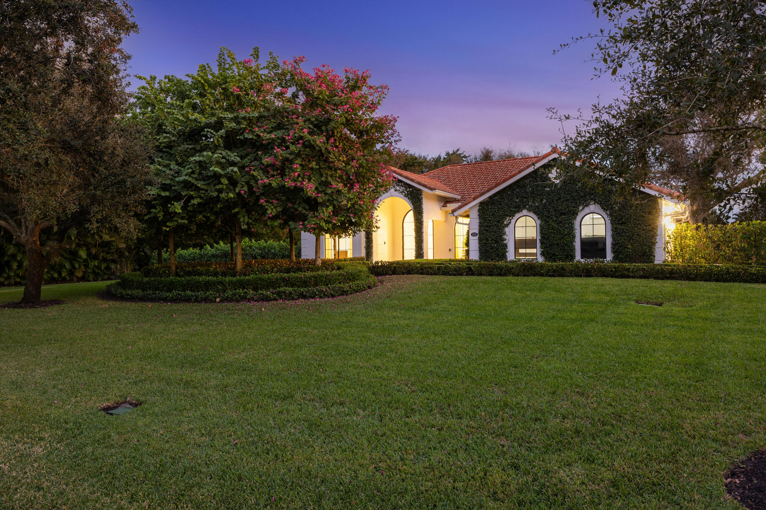 2835 Greenbriar Boulevard
