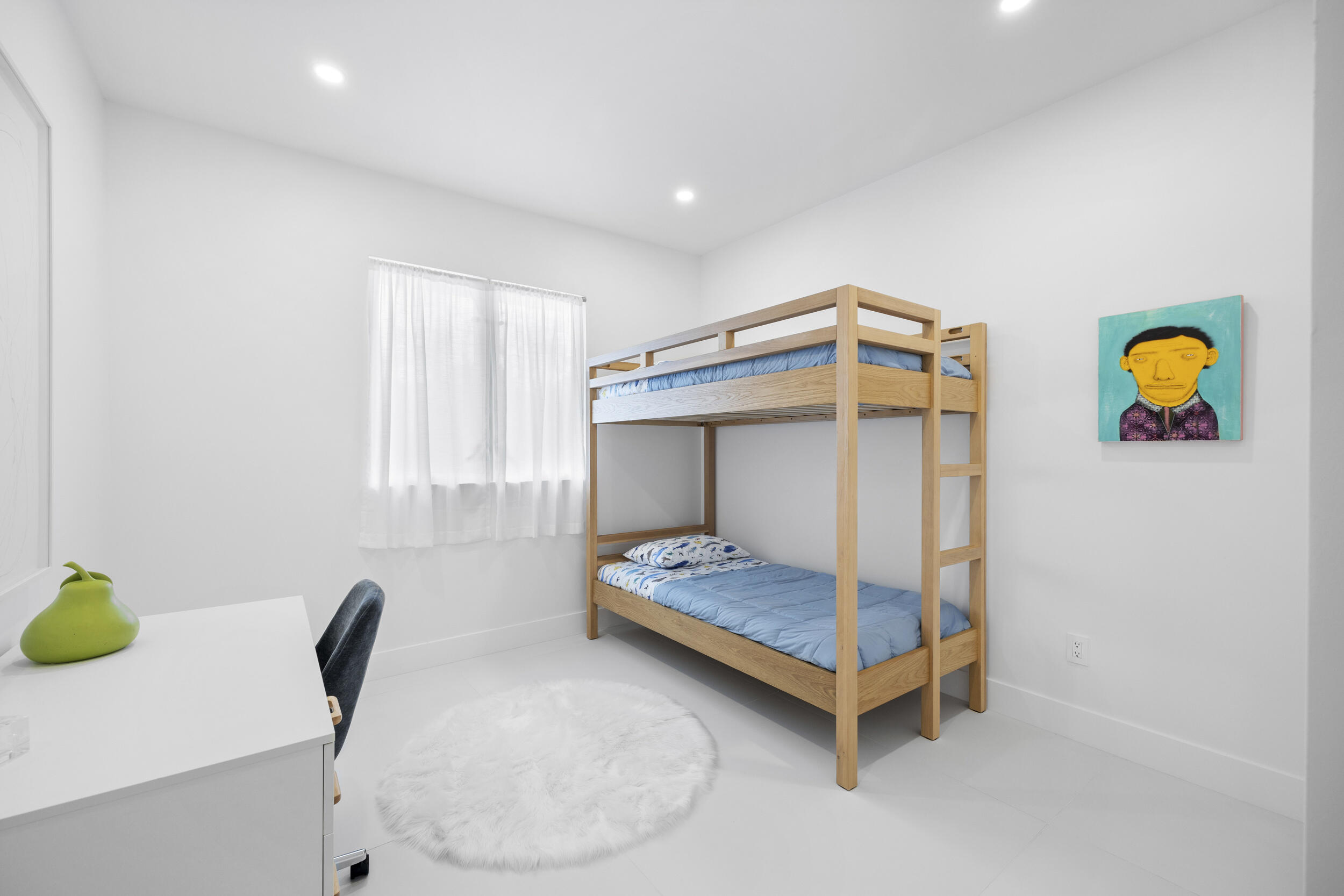 2835 Greenbriar Boulevard