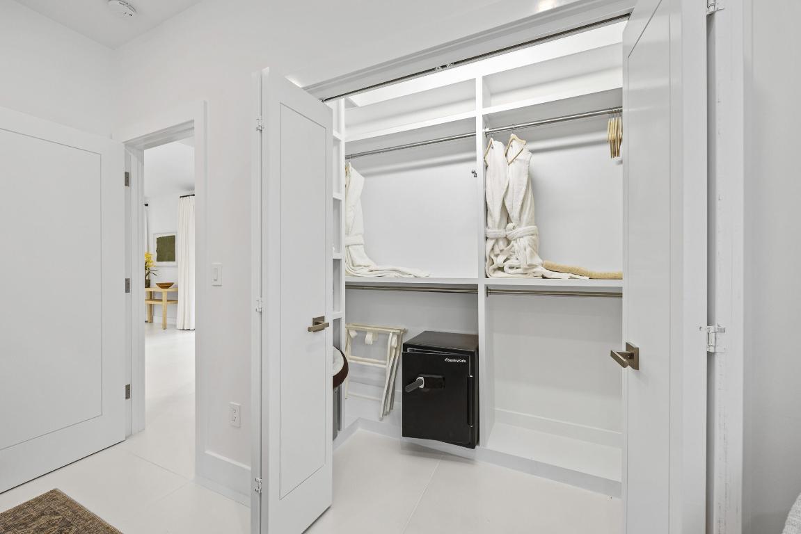 2835 Greenbriar Boulevard