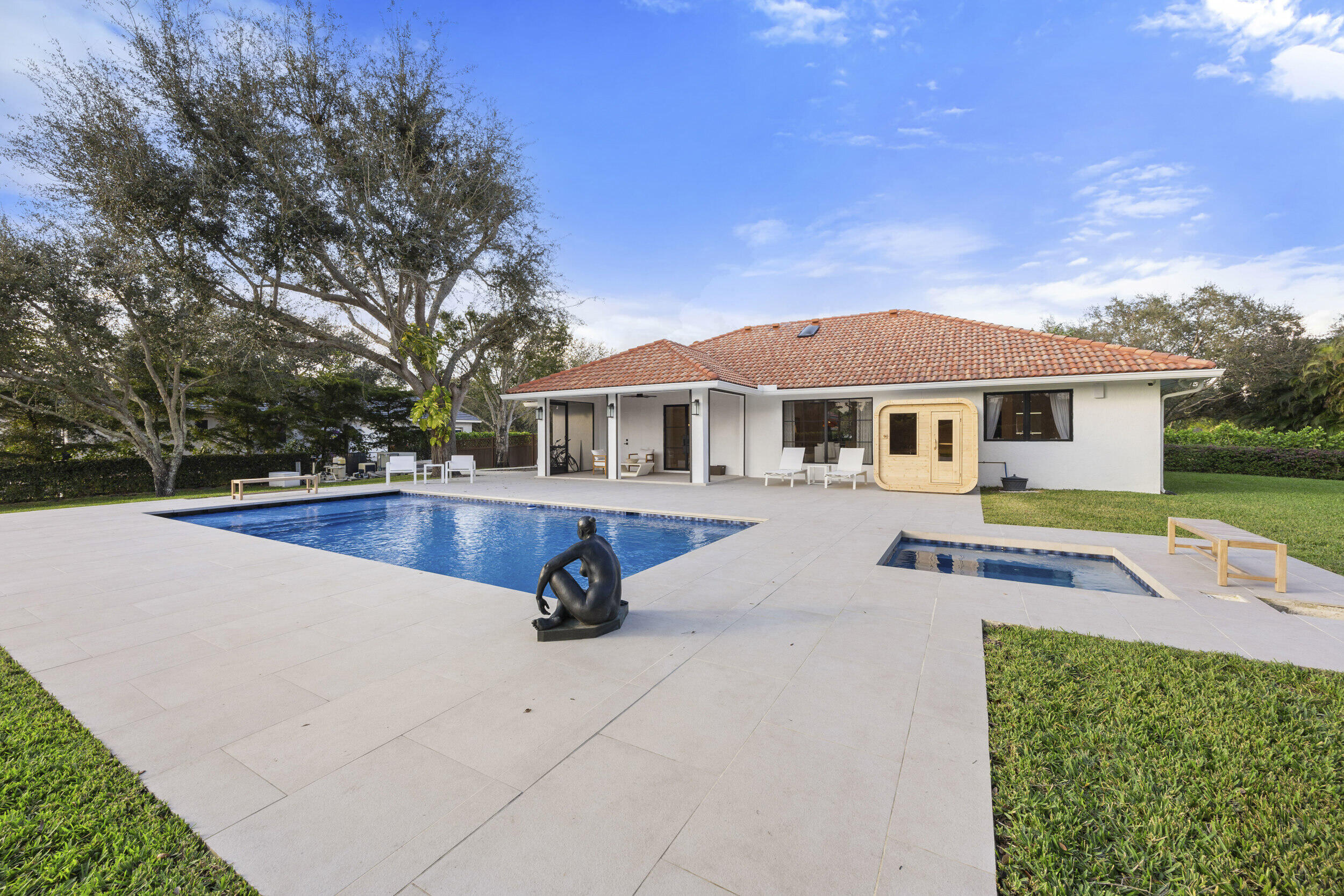 2835 Greenbriar Boulevard
