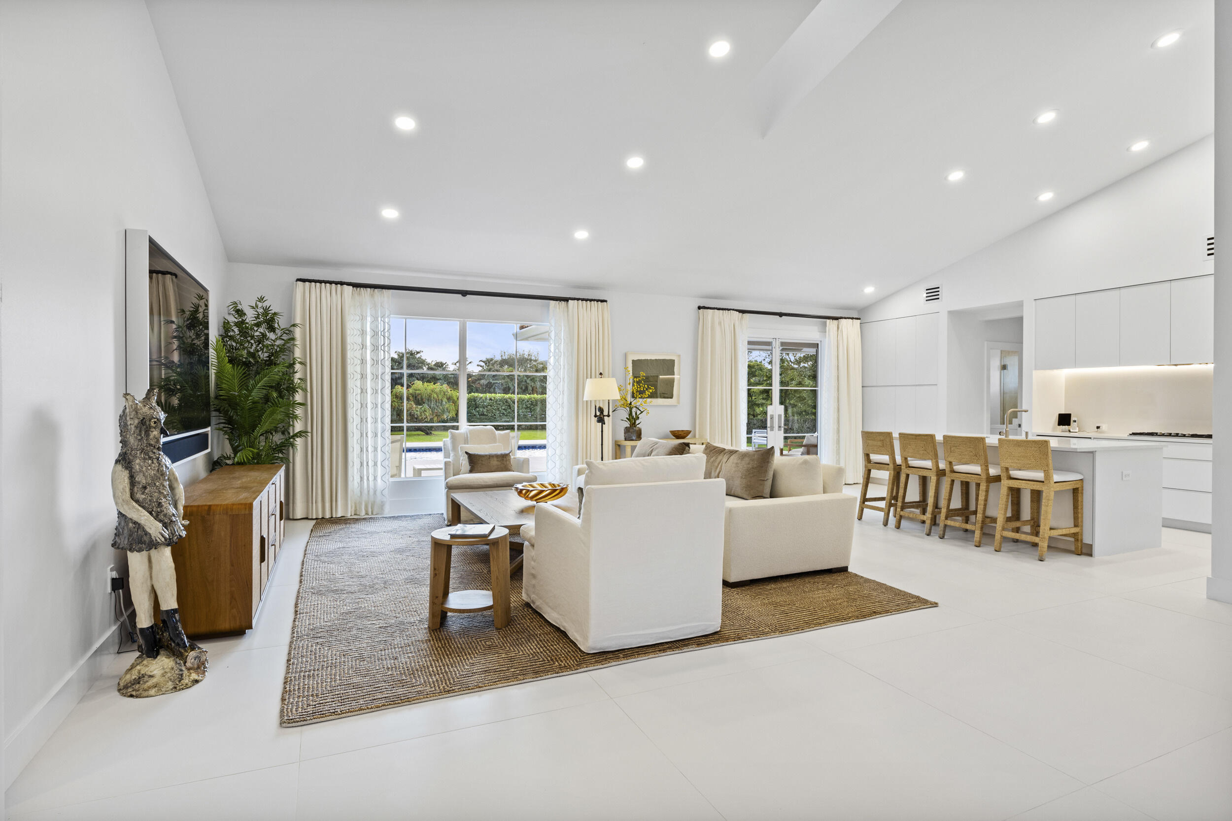 2835 Greenbriar Boulevard