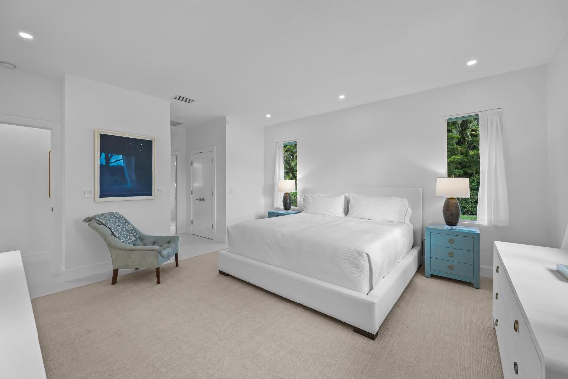 2835 Greenbriar Boulevard