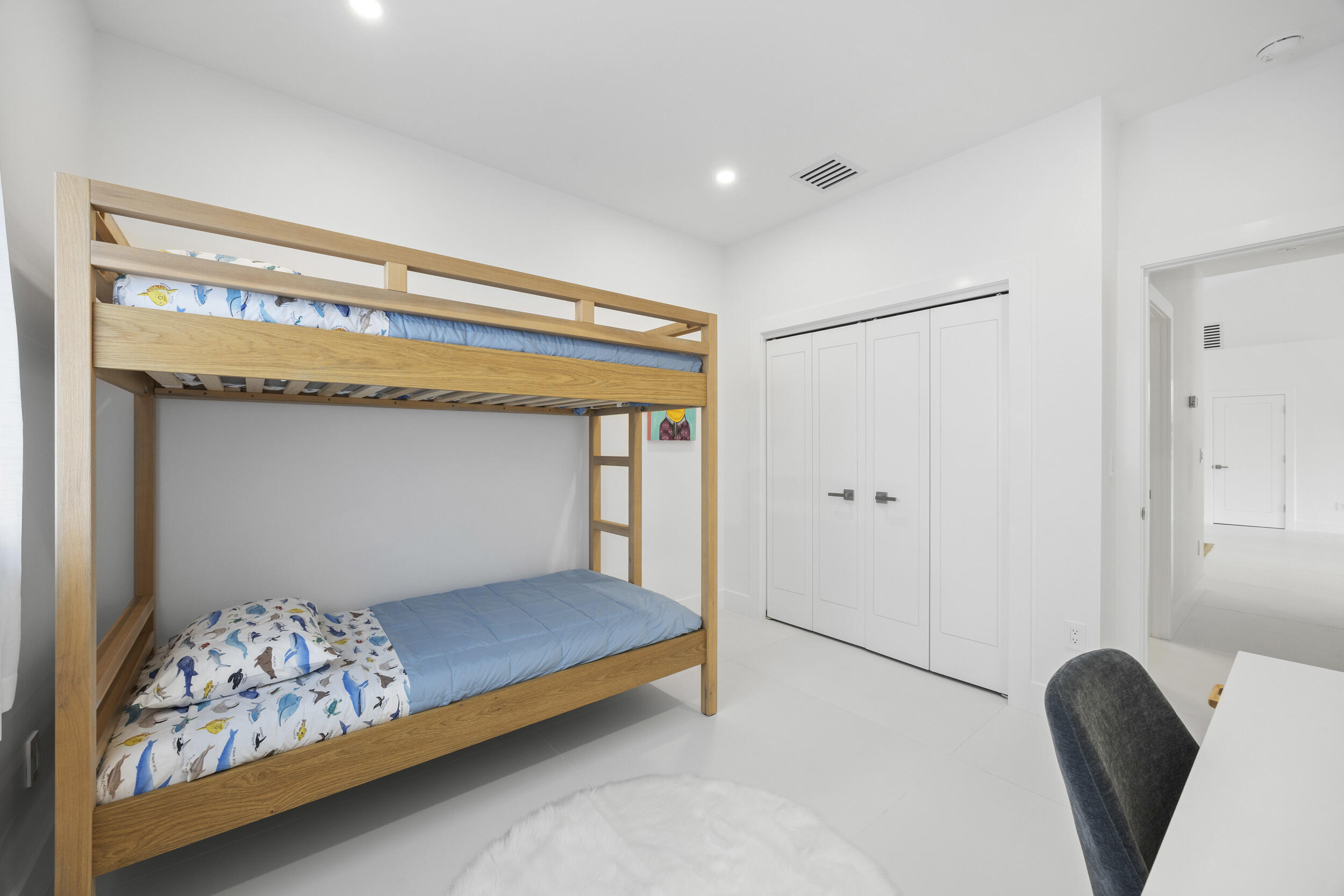 2835 Greenbriar Boulevard