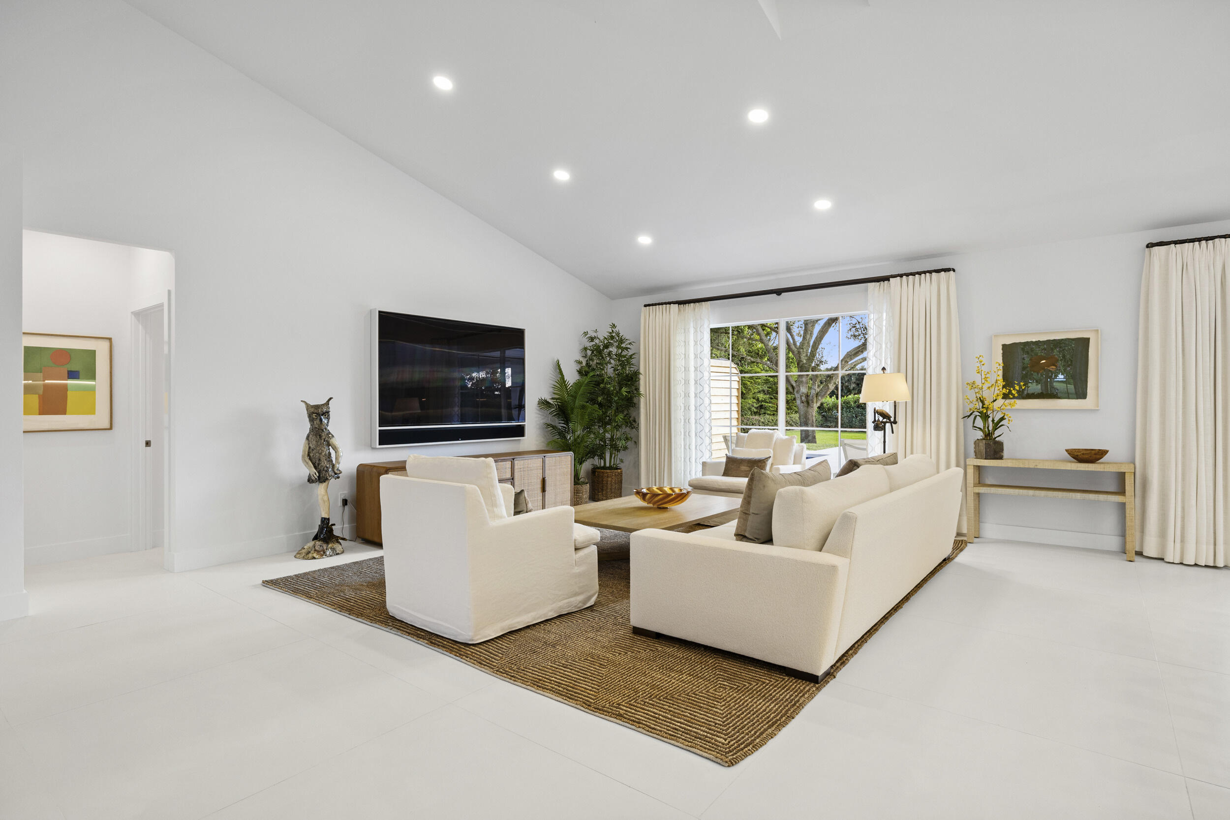 2835 Greenbriar Boulevard