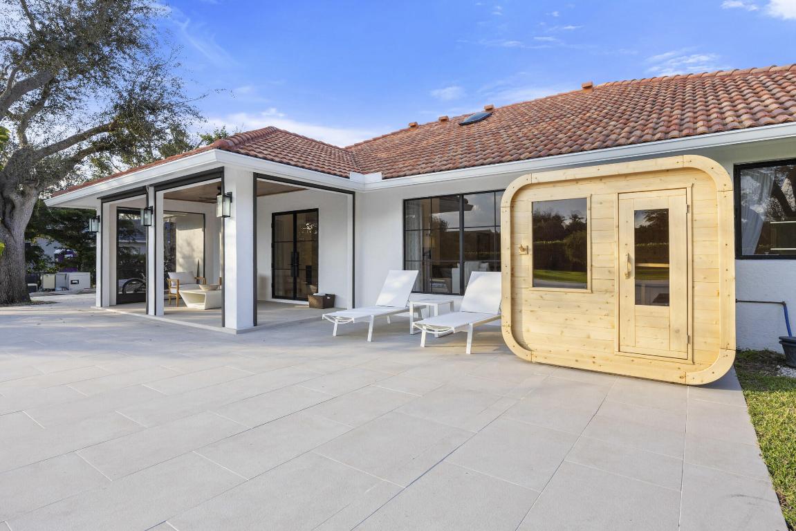 2835 Greenbriar Boulevard