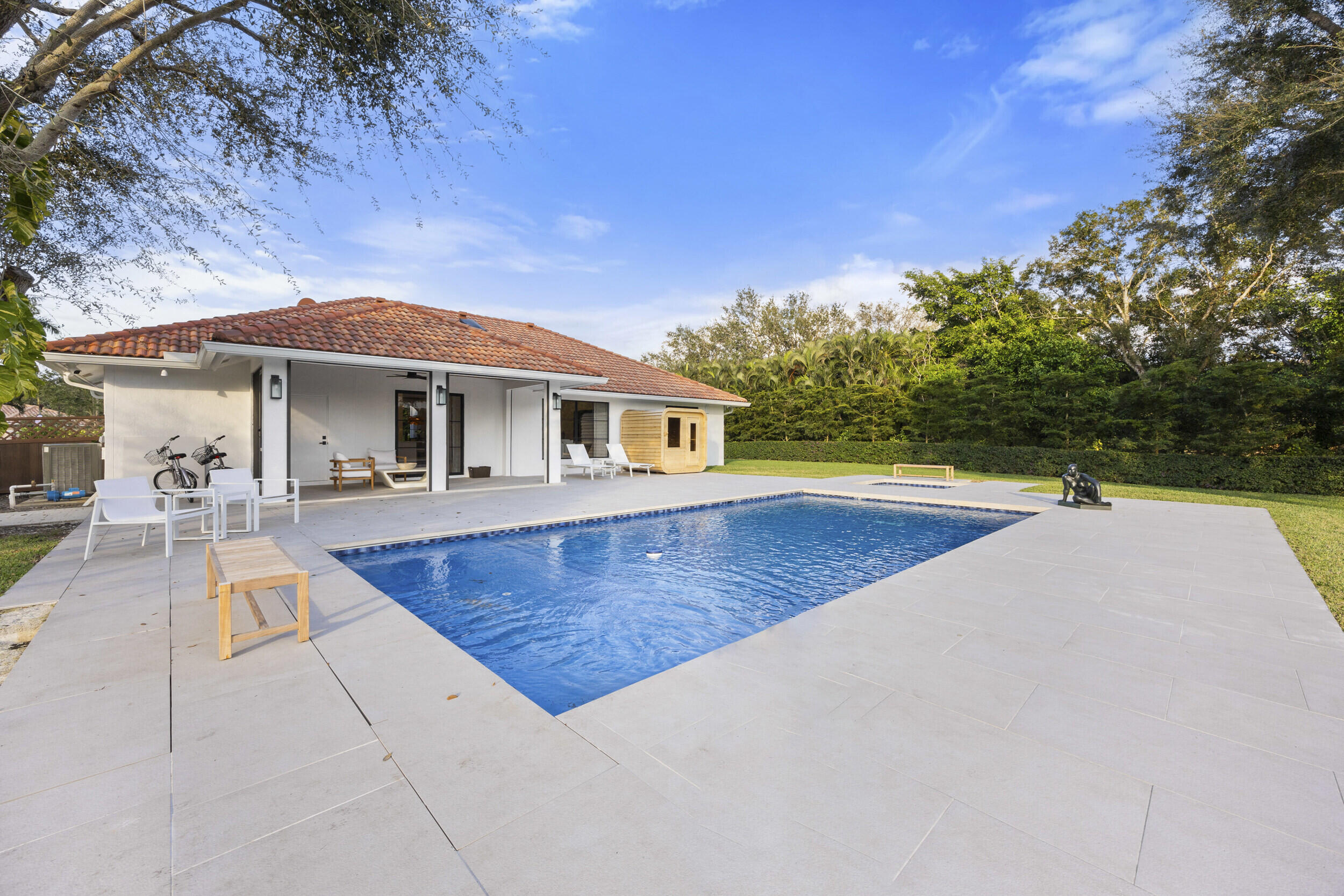 2835 Greenbriar Boulevard