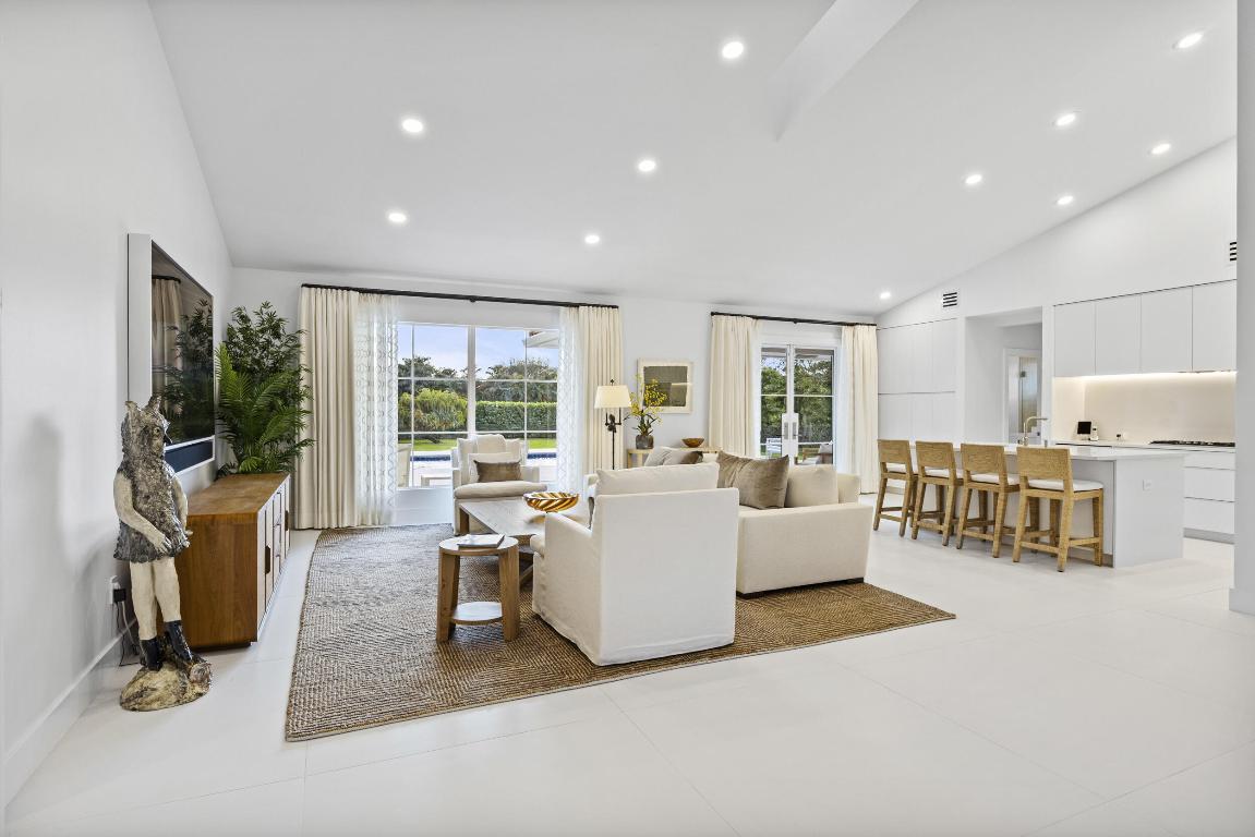 2835 Greenbriar Boulevard