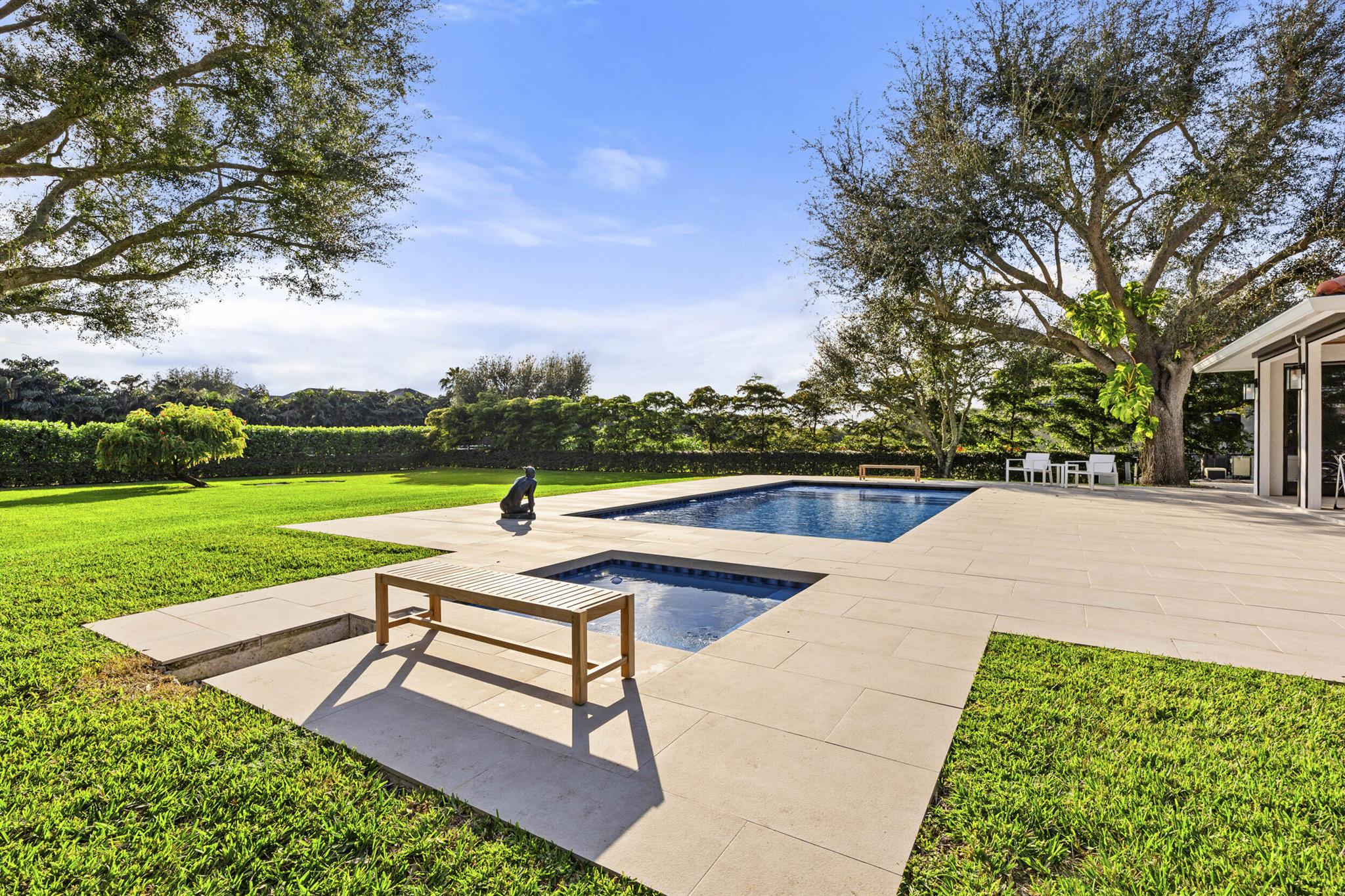 2835 Greenbriar Boulevard