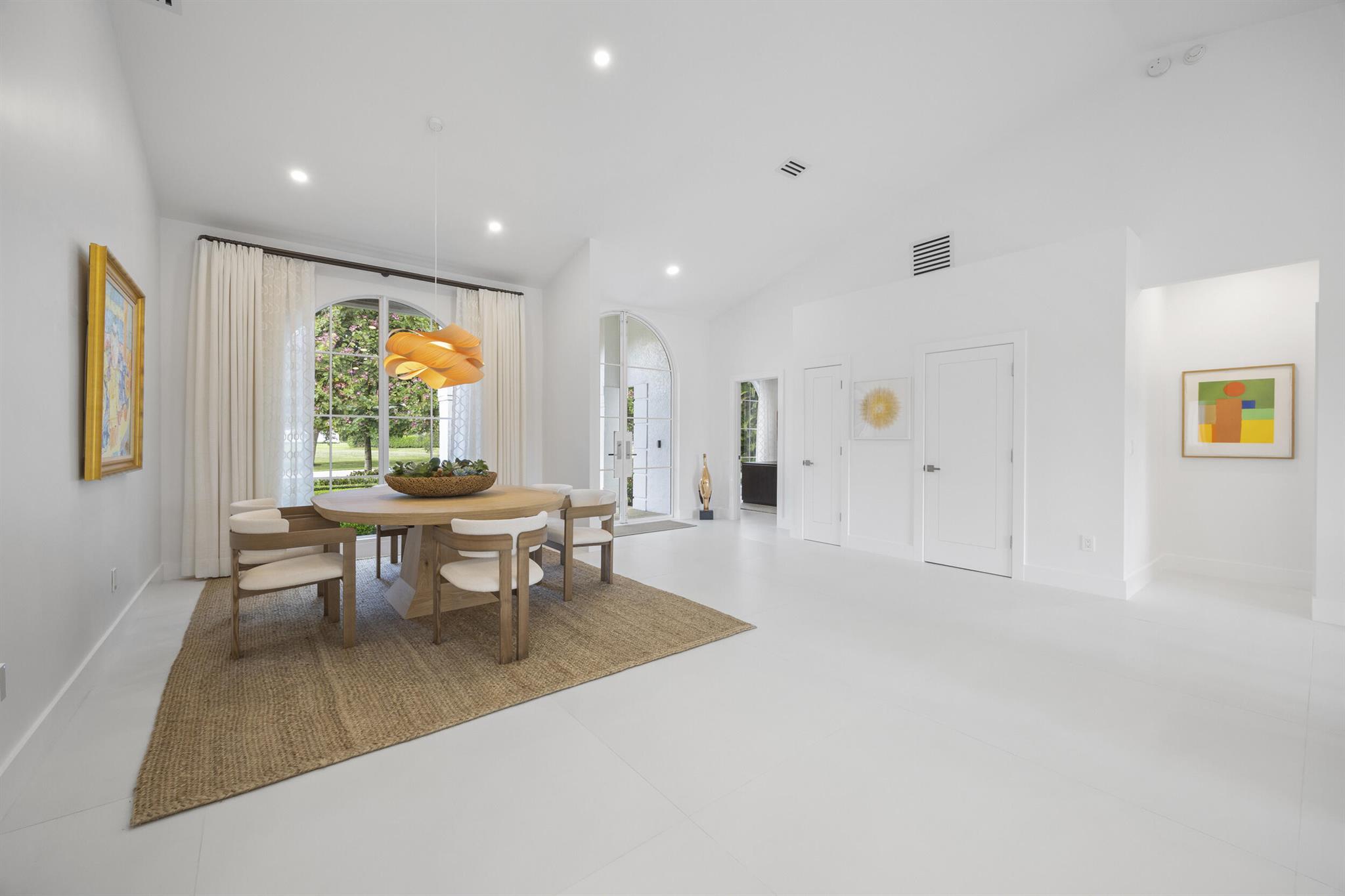 2835 Greenbriar Boulevard