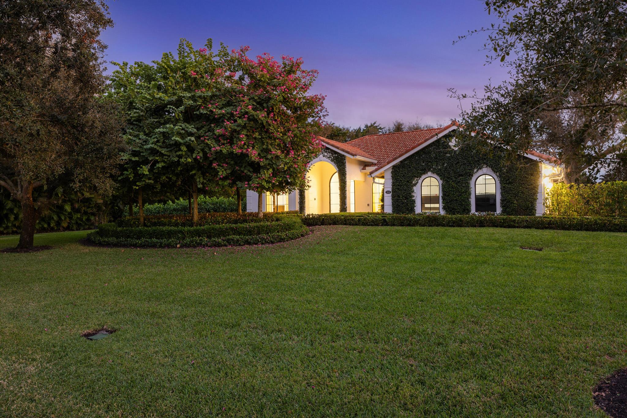 2835 Greenbriar Boulevard