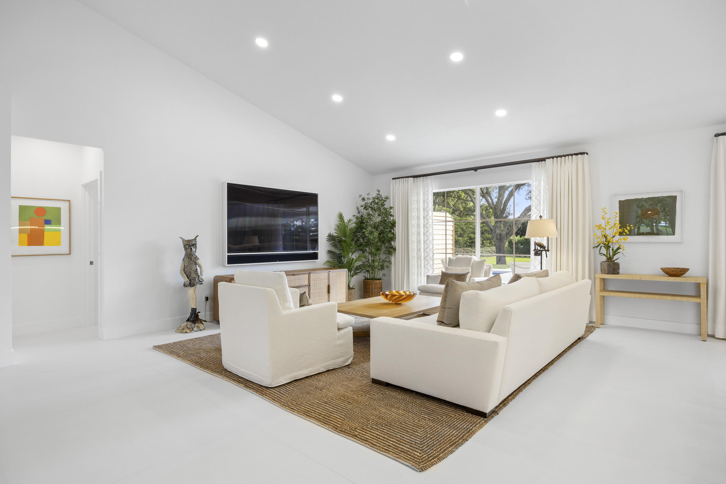 2835 Greenbriar Boulevard
