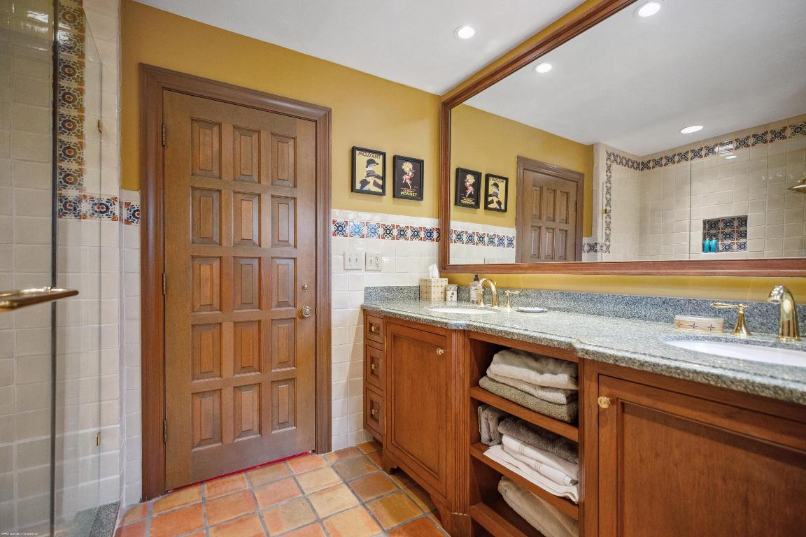 11928 Maidstone Drive E