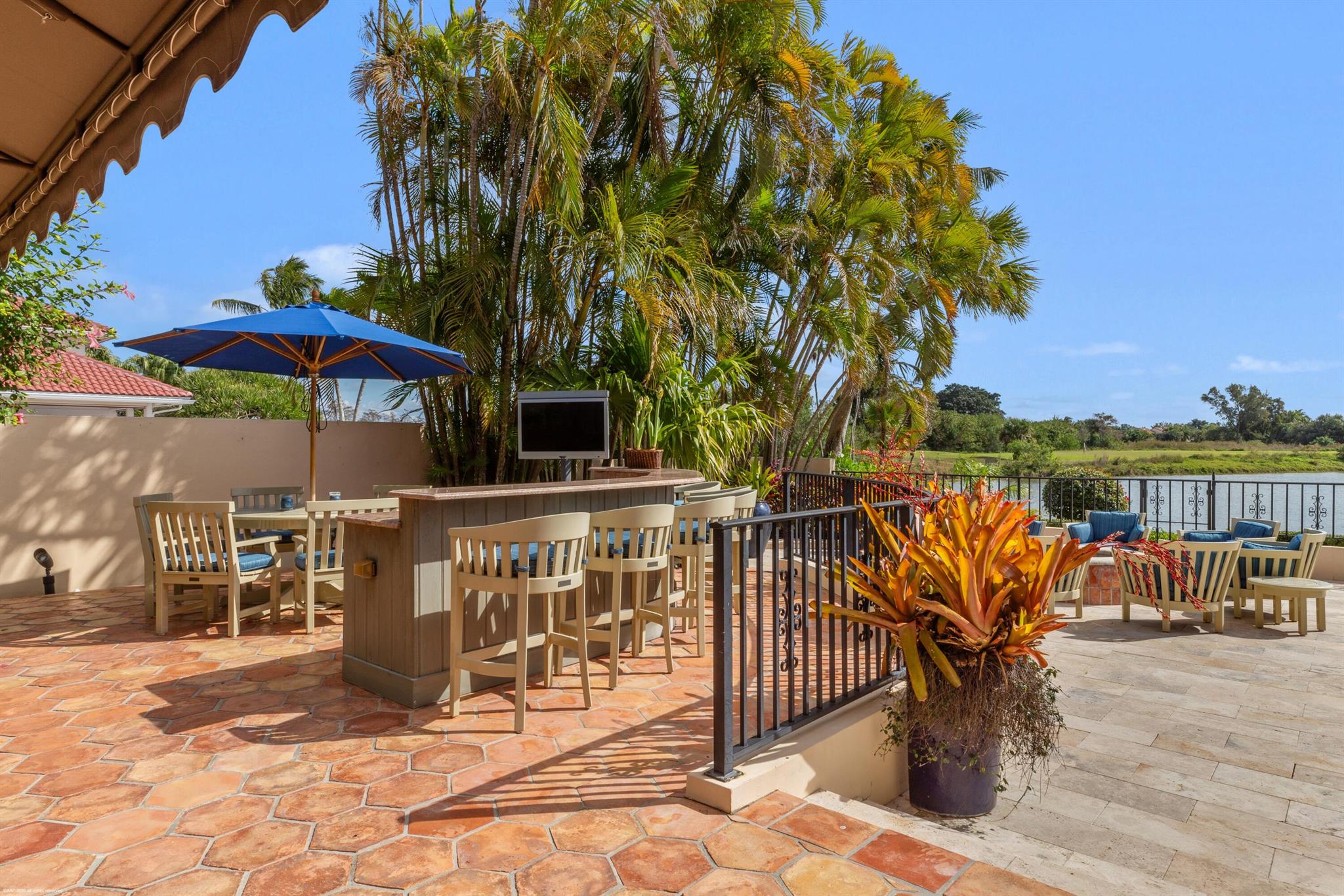 11928 Maidstone Drive E