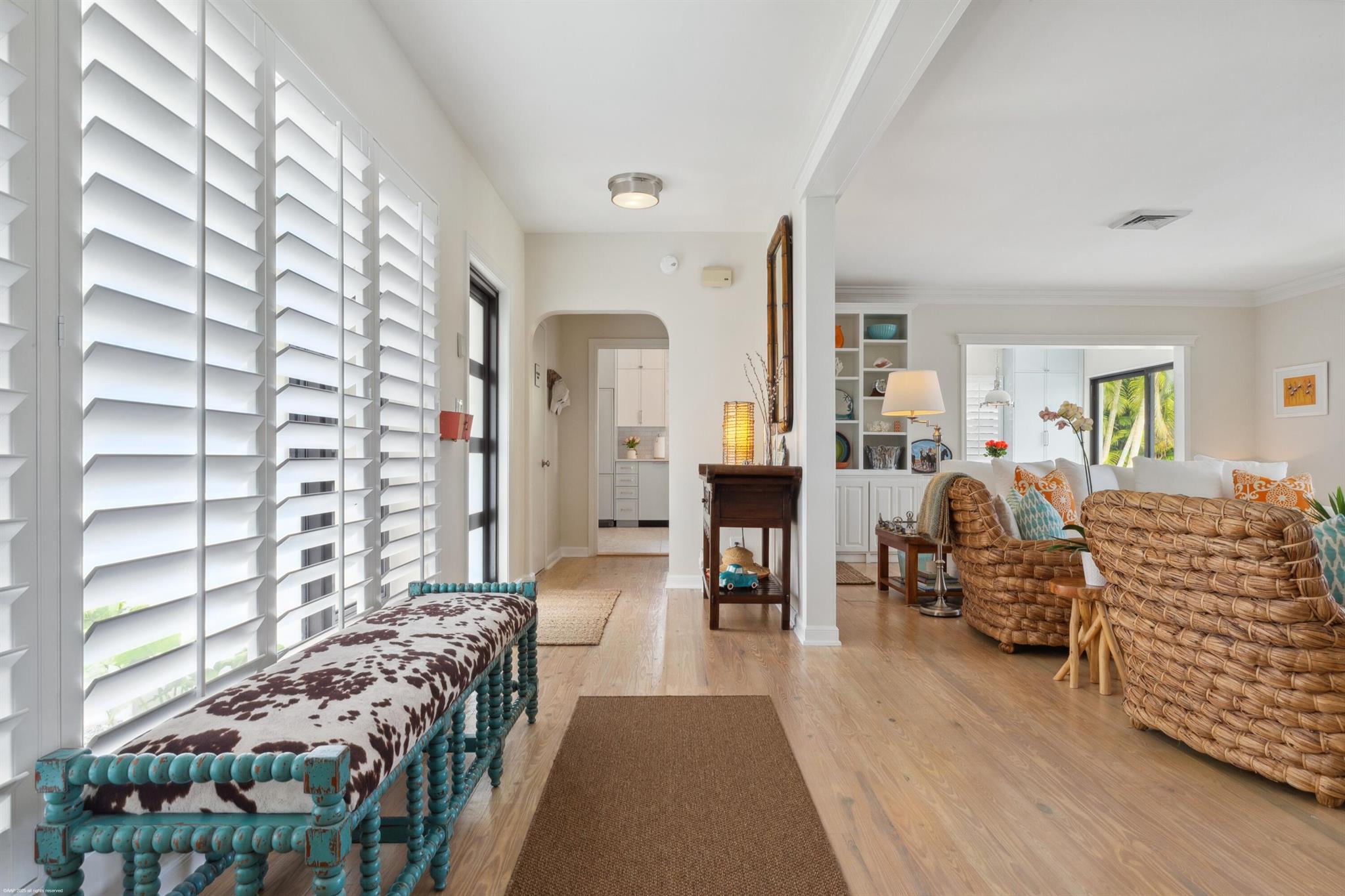 328 N Lakeside Drive