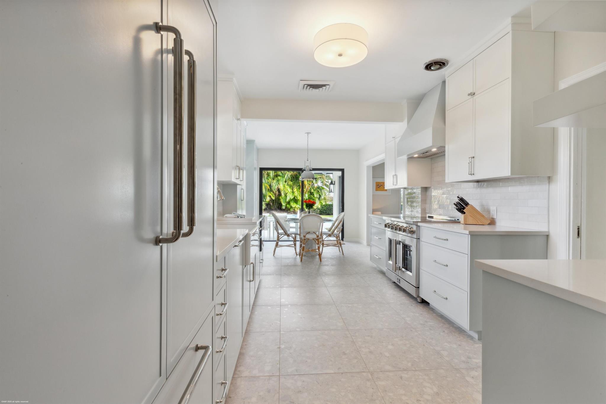 328 N Lakeside Drive