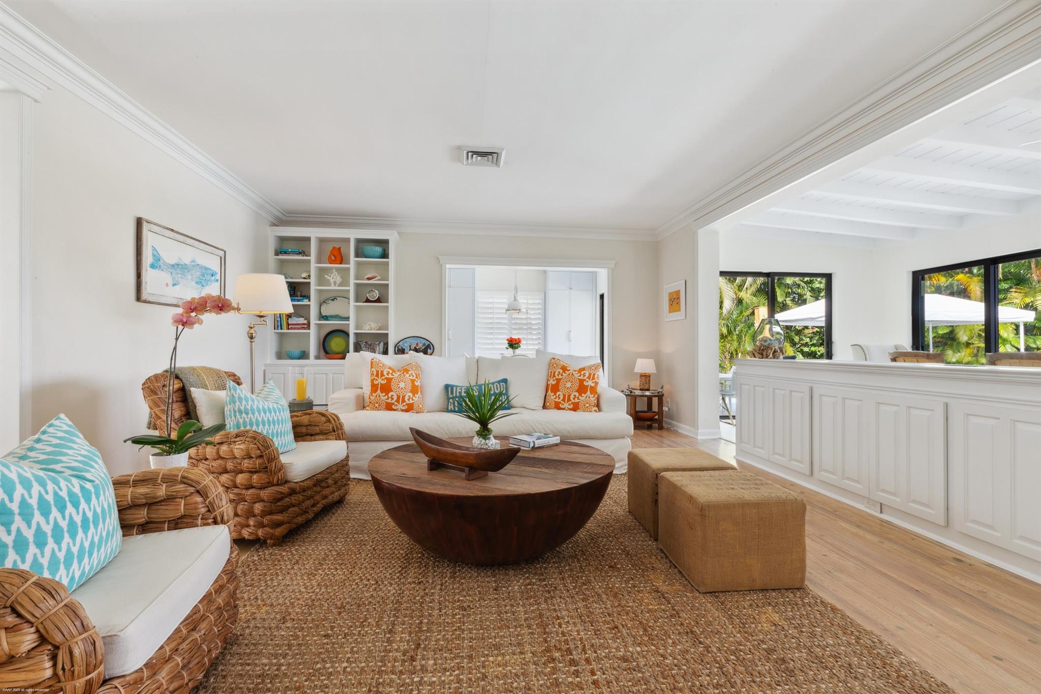 328 N Lakeside Drive