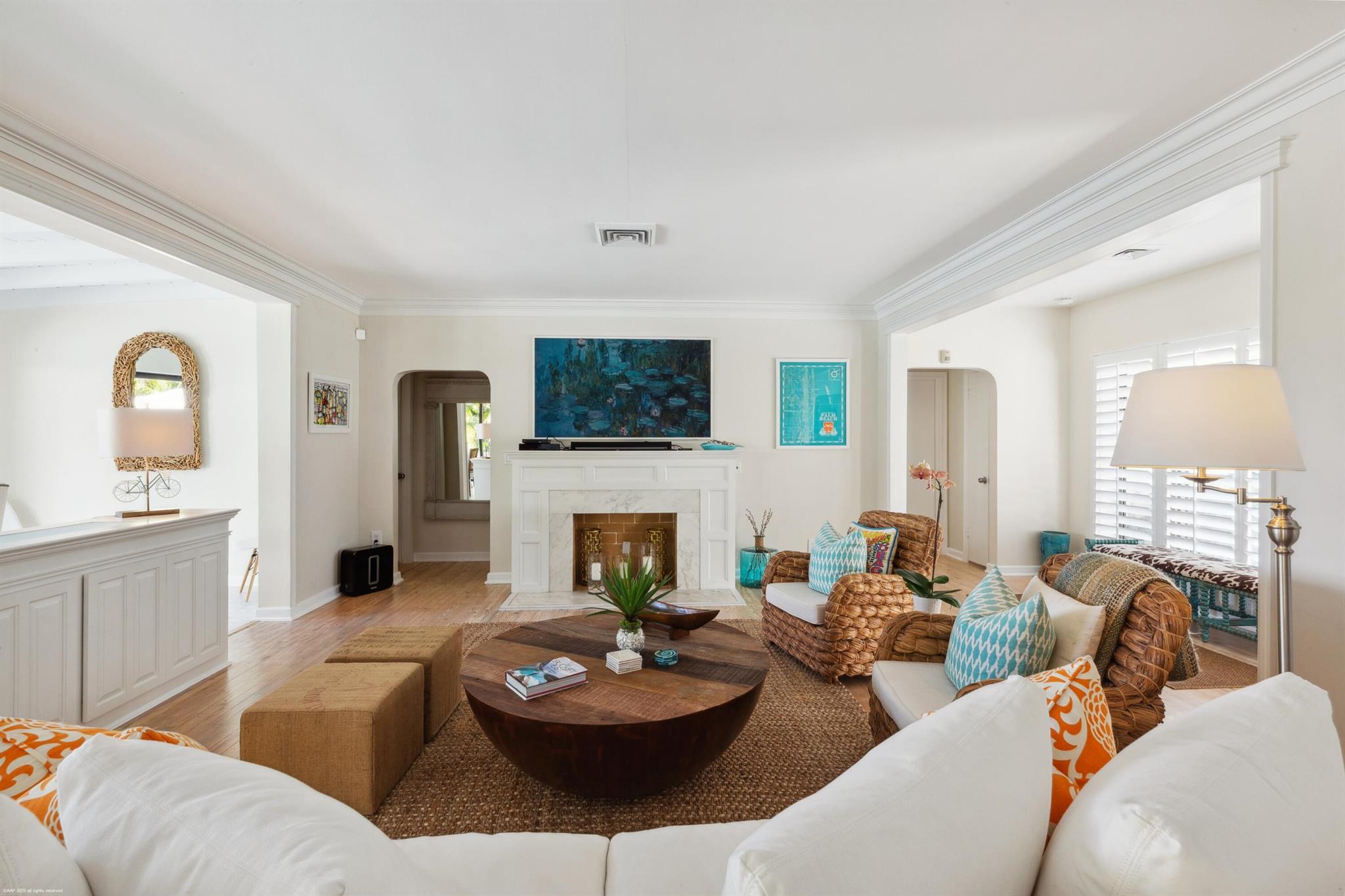 328 N Lakeside Drive