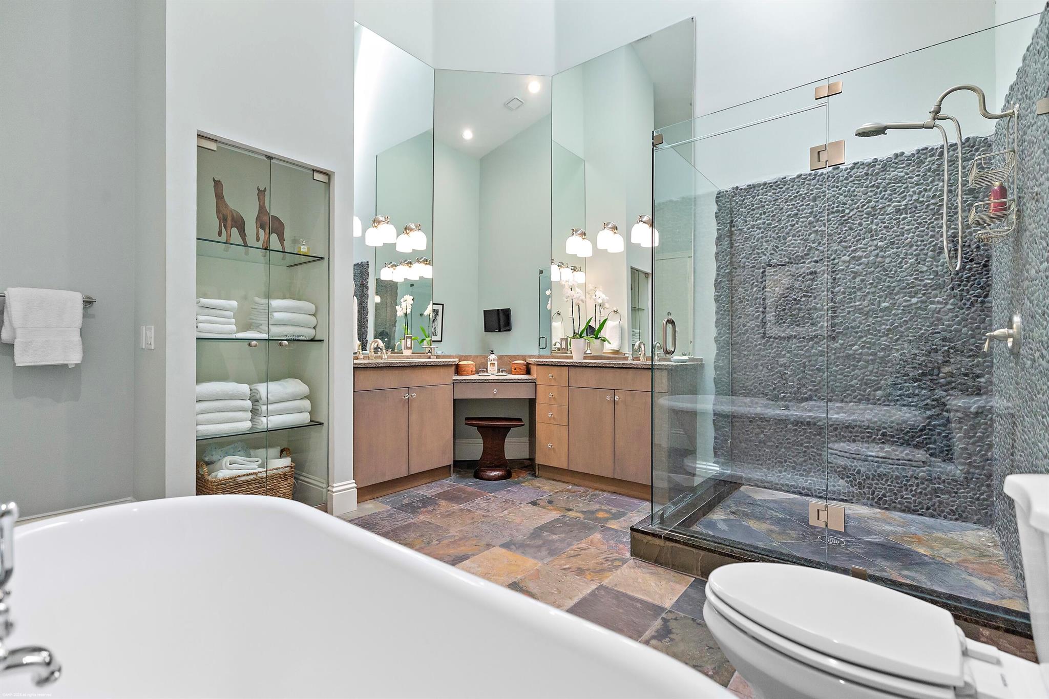 2990 Twin Oaks Way