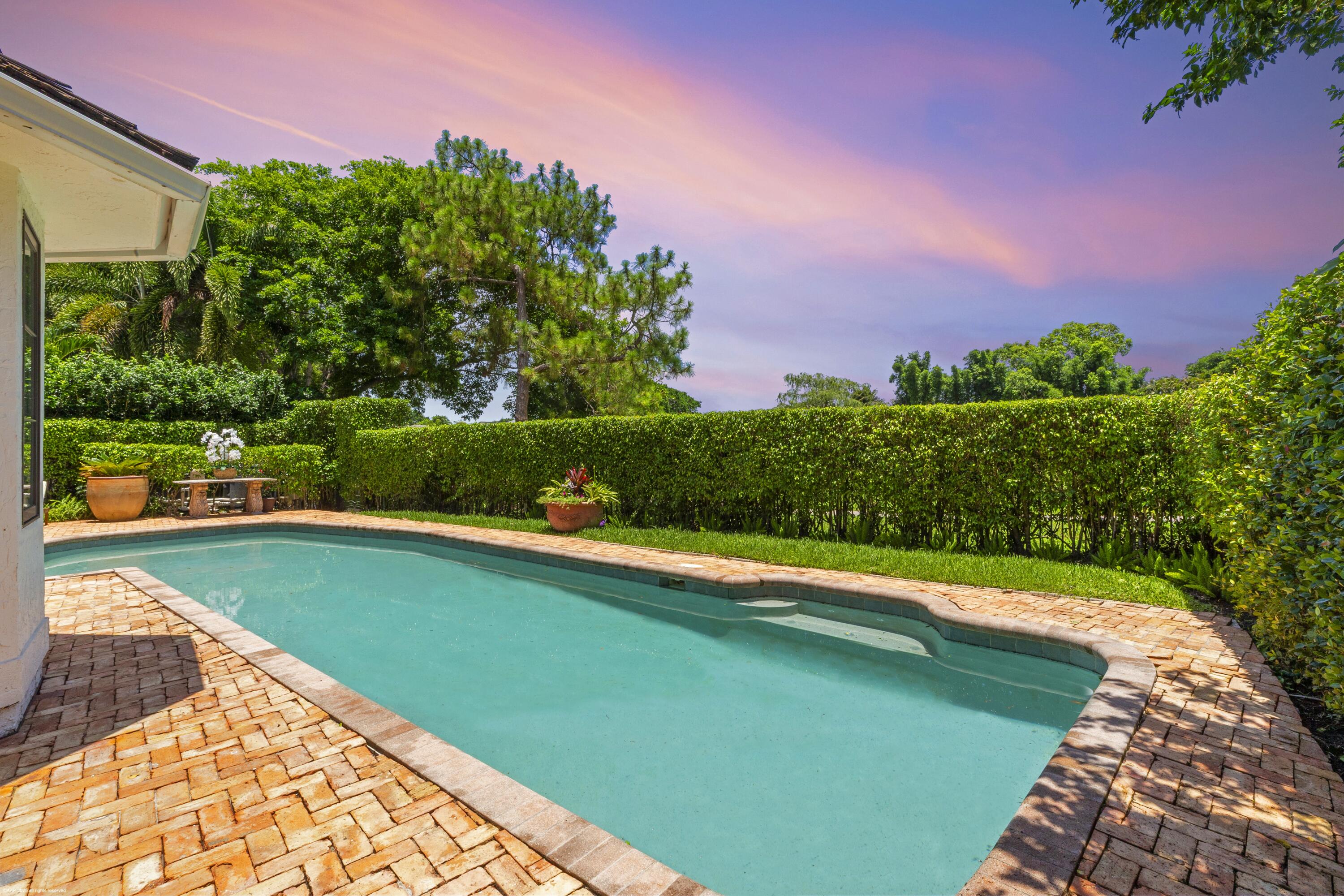 2502 Muir Circle