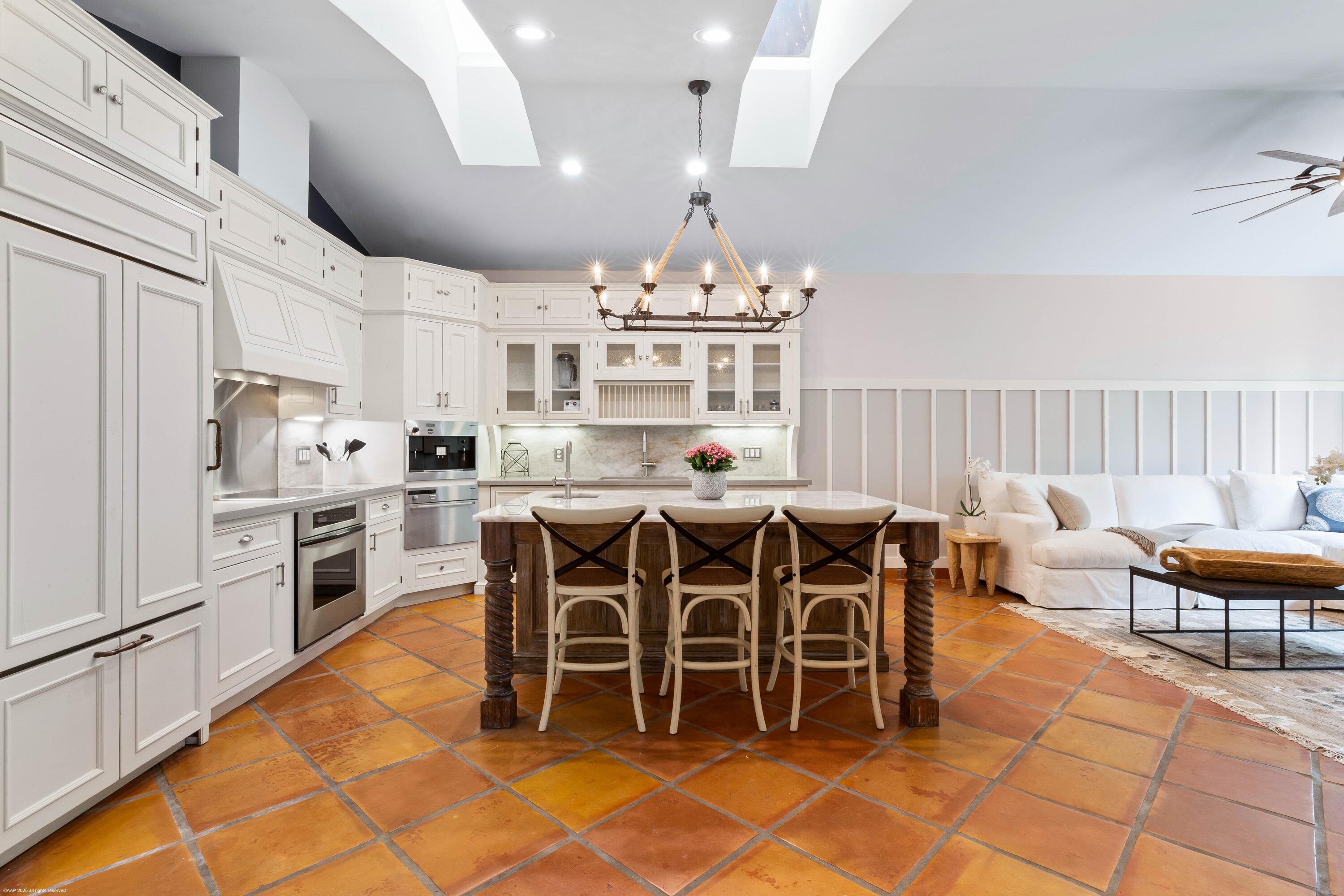 2502 Muir Circle