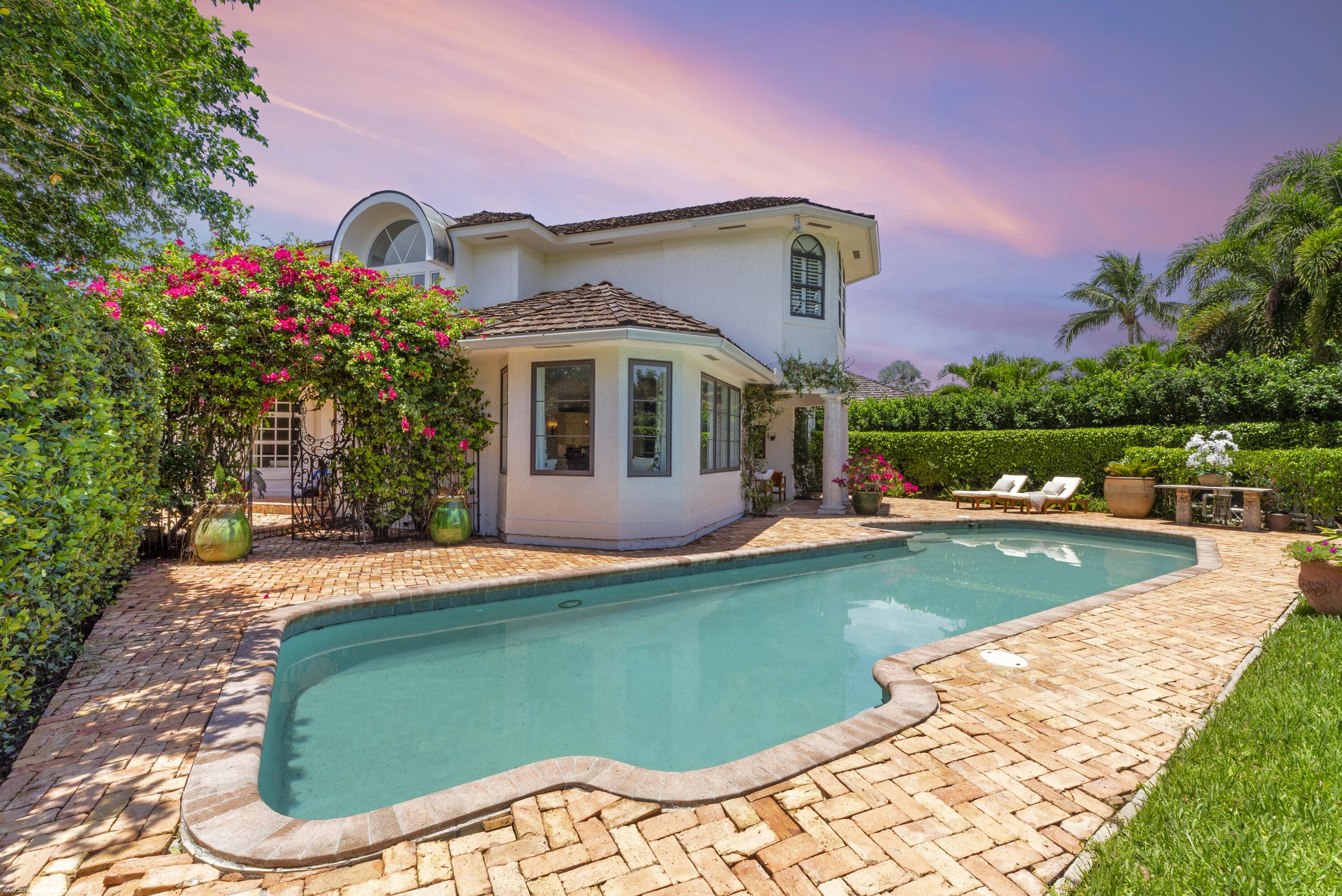 2502 Muir Circle