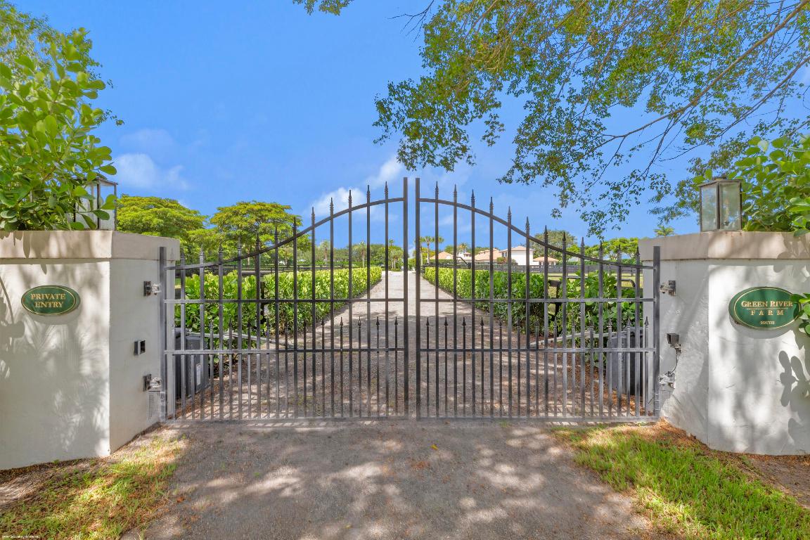 3382 Grand Prix Farms Drive N