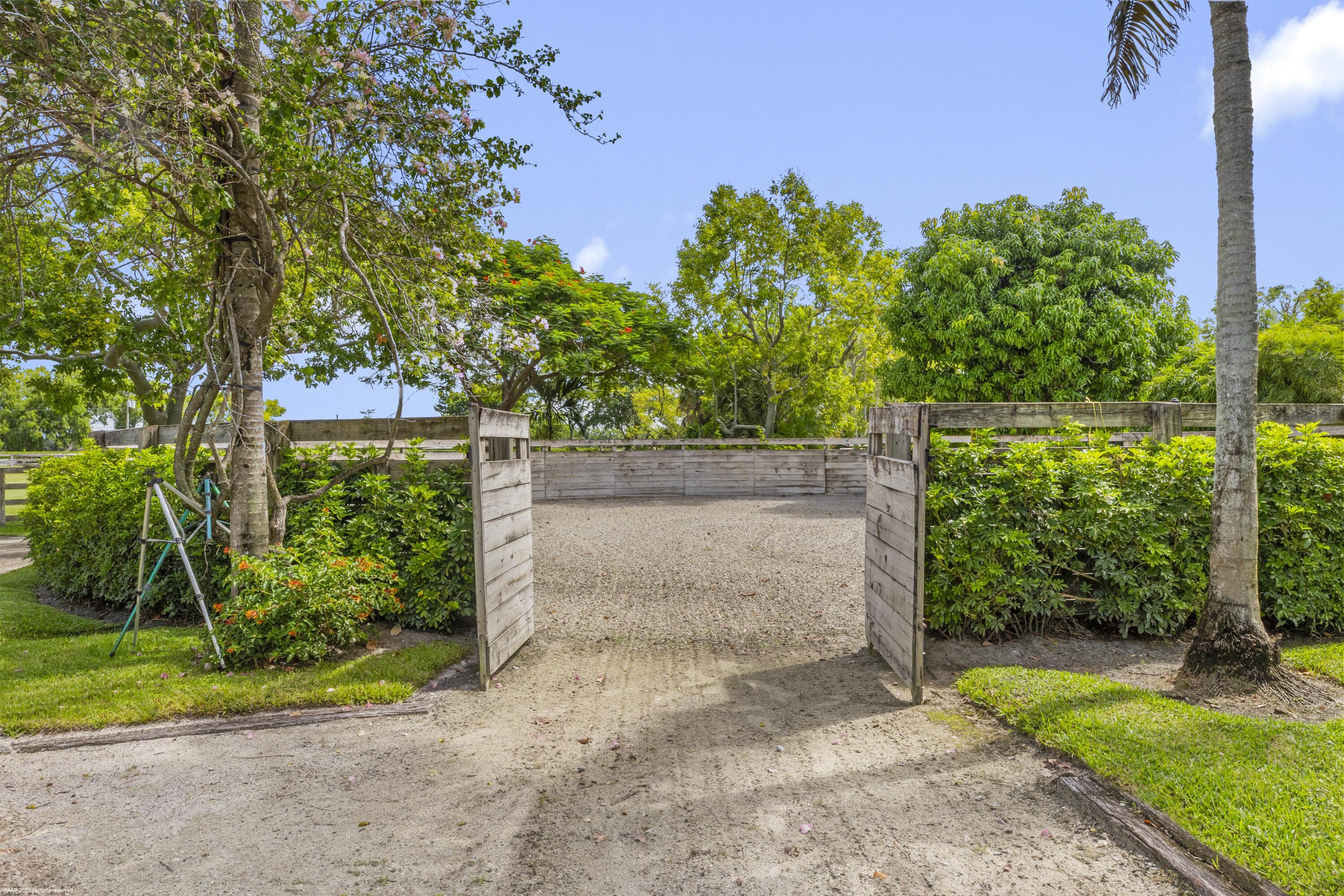 5110 S Shore Boulevard