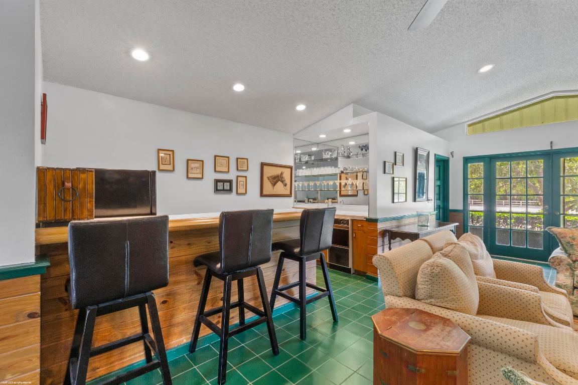 5110 S Shore Boulevard