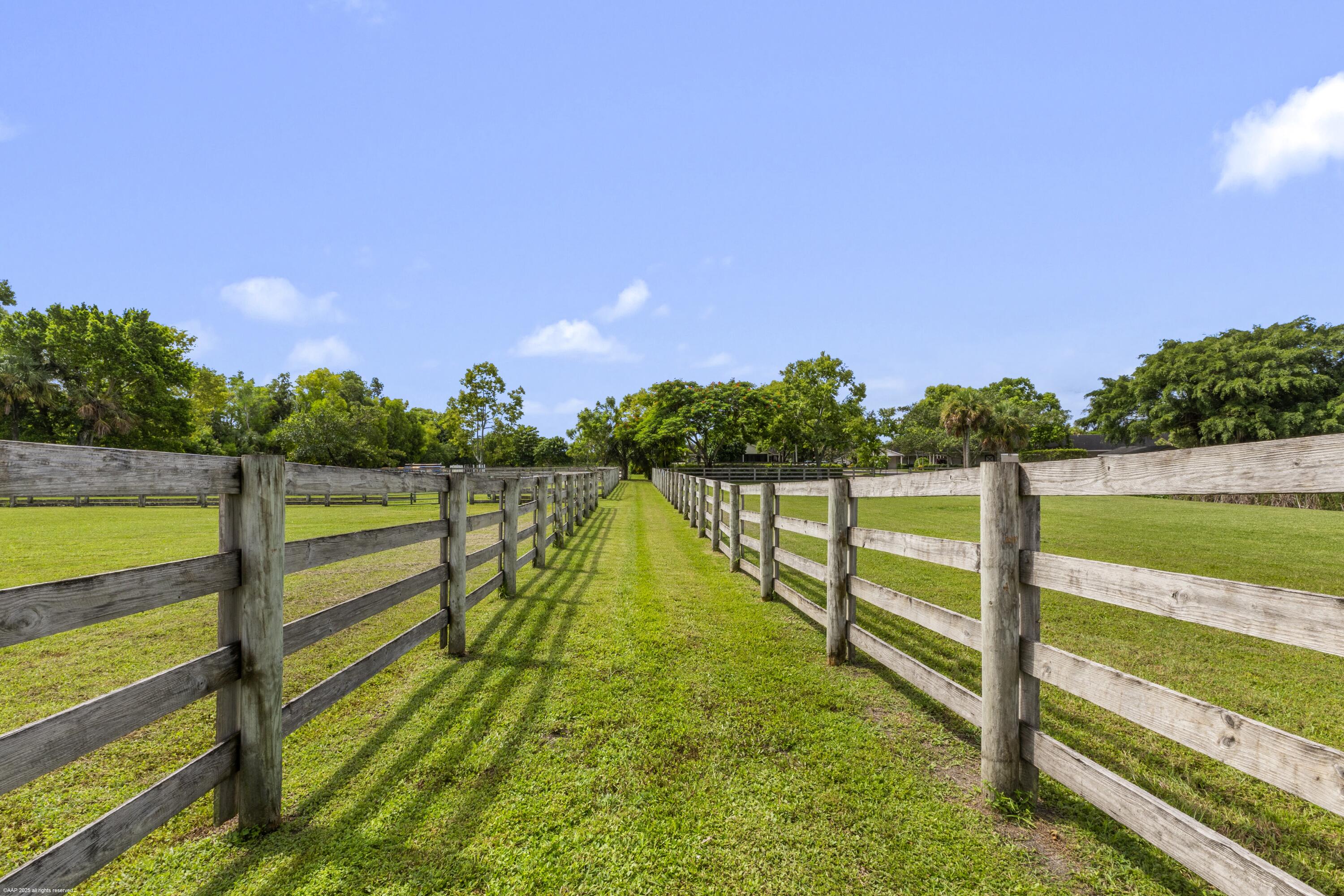 5110 S Shore Boulevard