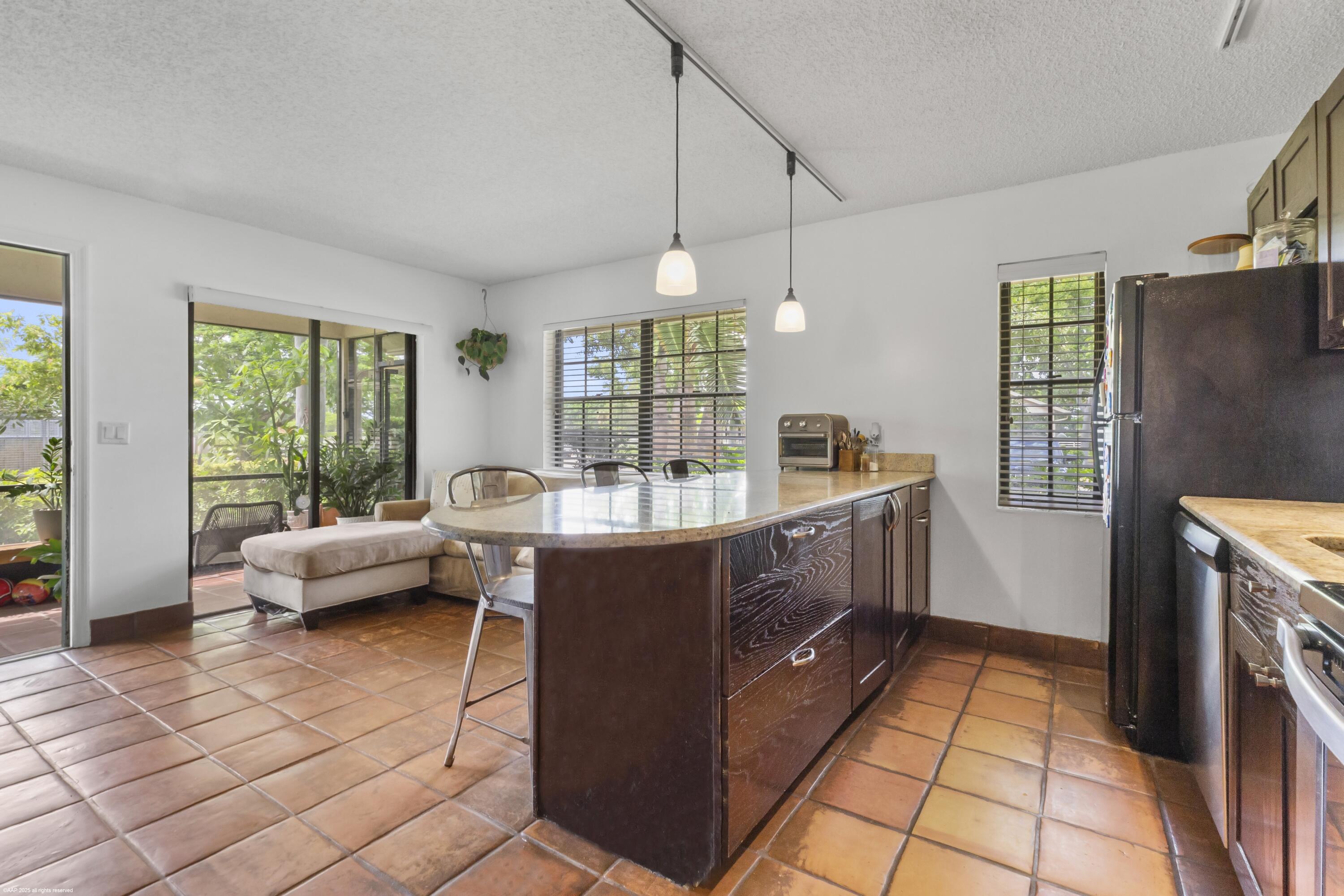 5110 S Shore Boulevard