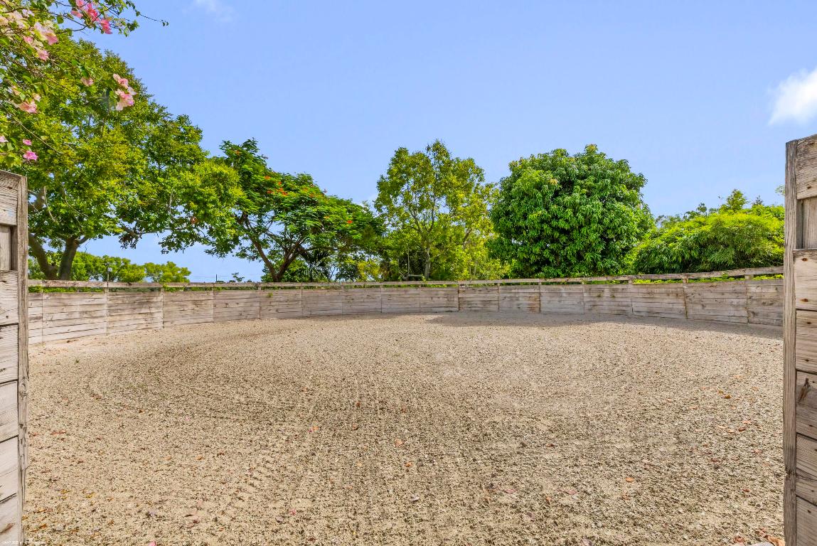 5110 S Shore Boulevard