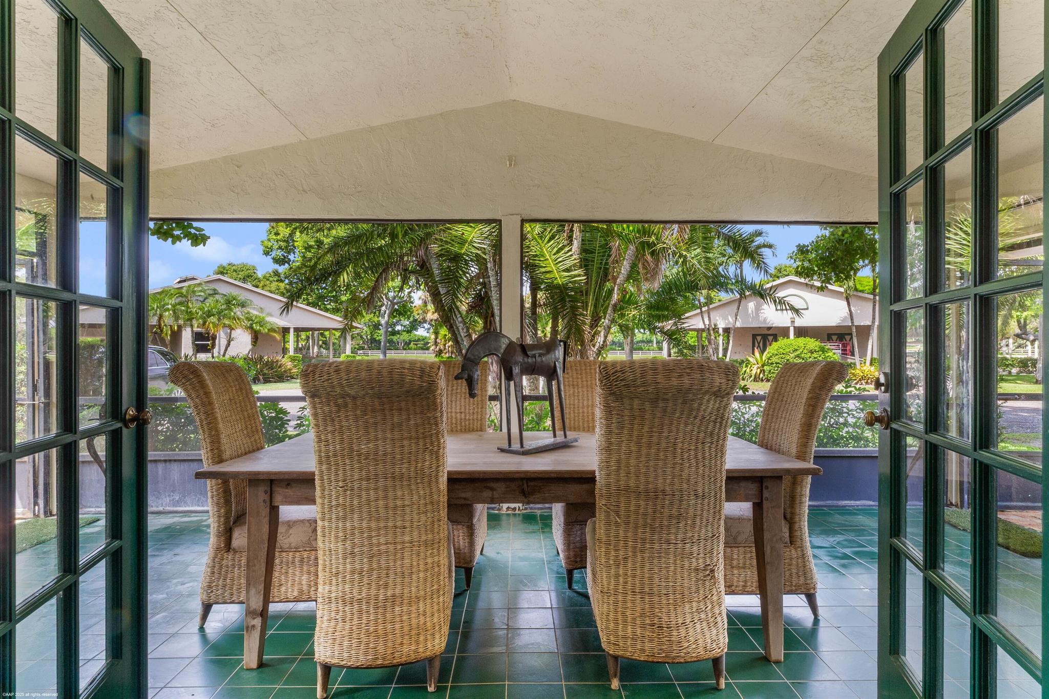 5110 S Shore Boulevard