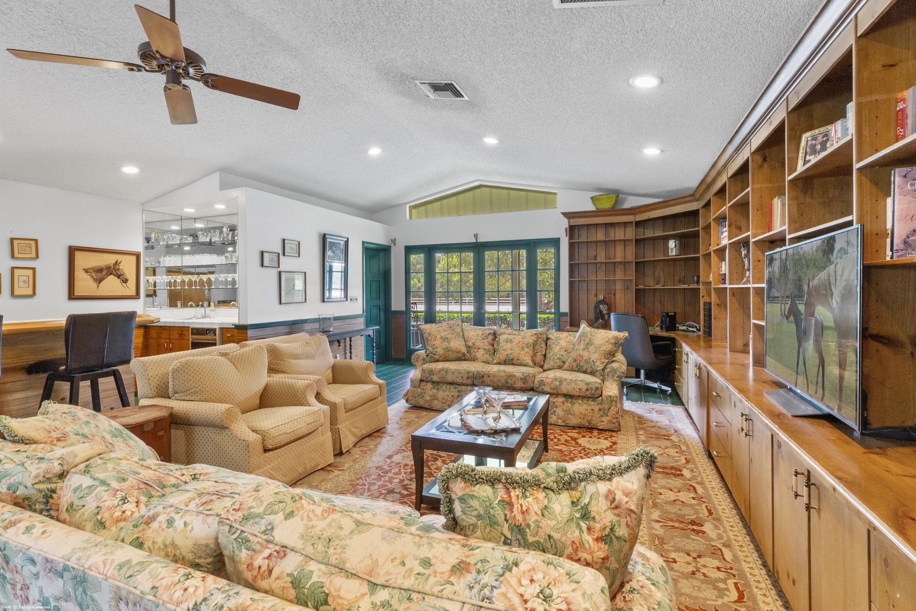 5110 S Shore Boulevard