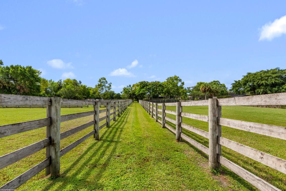 5110 S Shore Boulevard