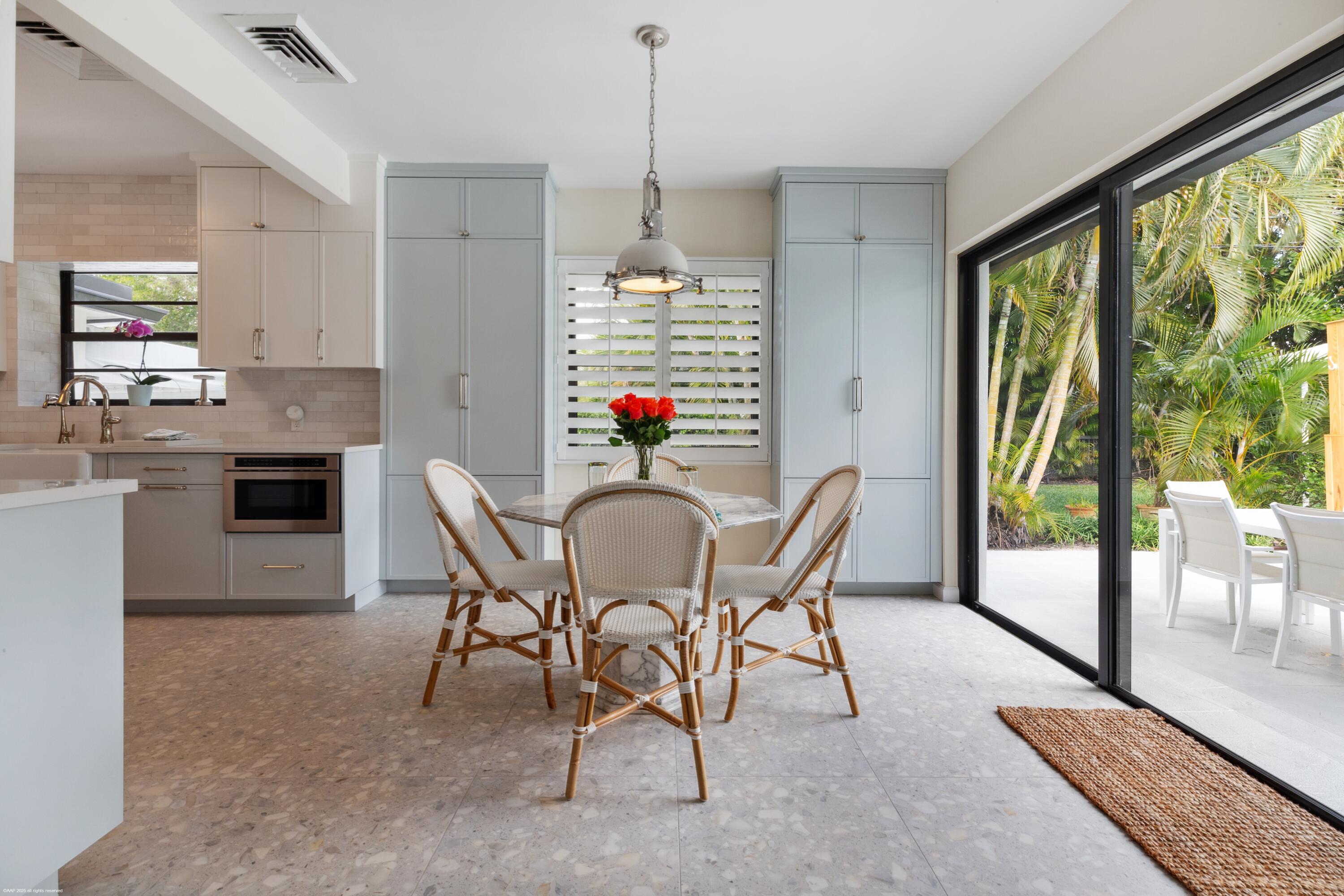 328 N Lakeside Drive