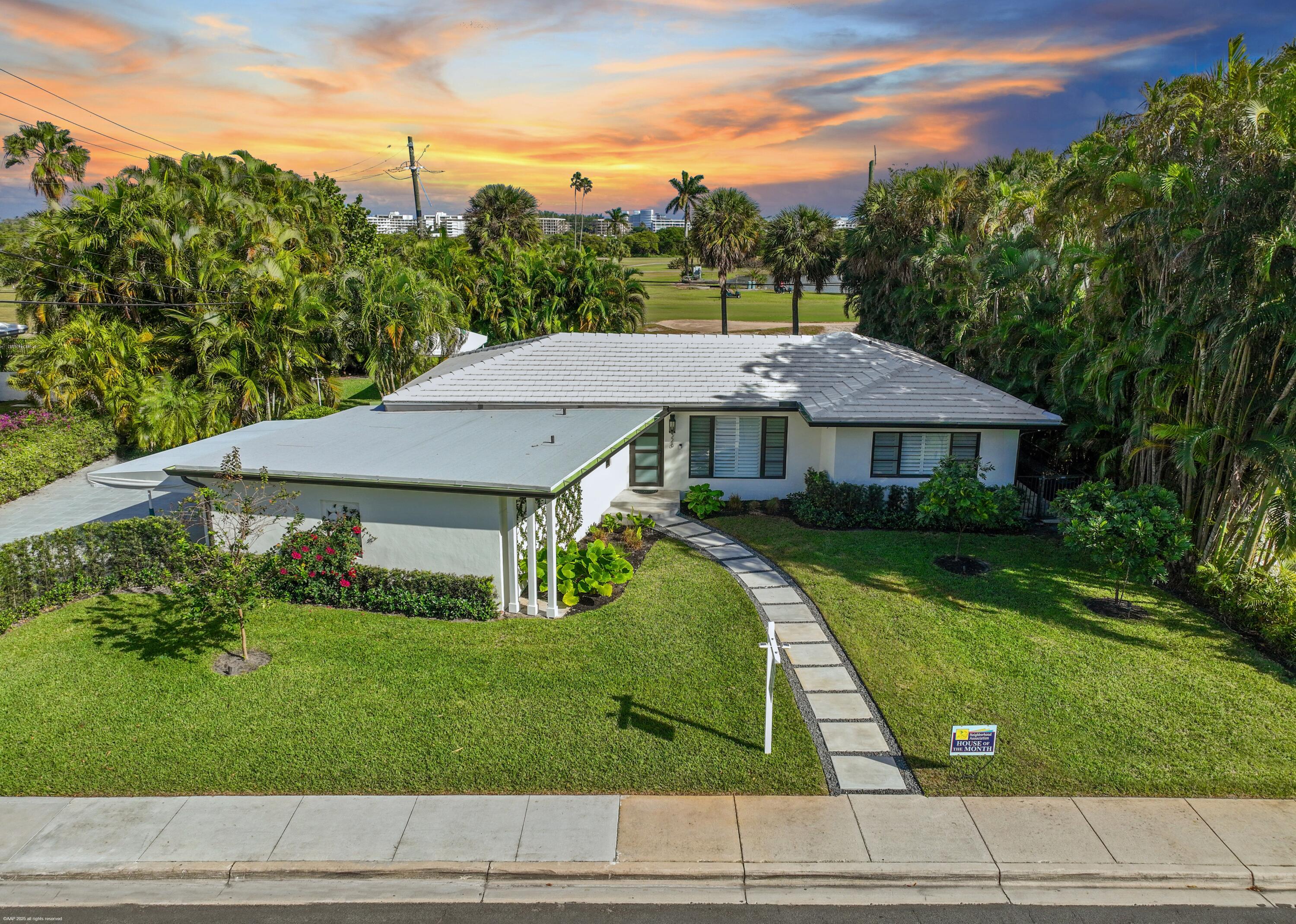 328 N Lakeside Drive