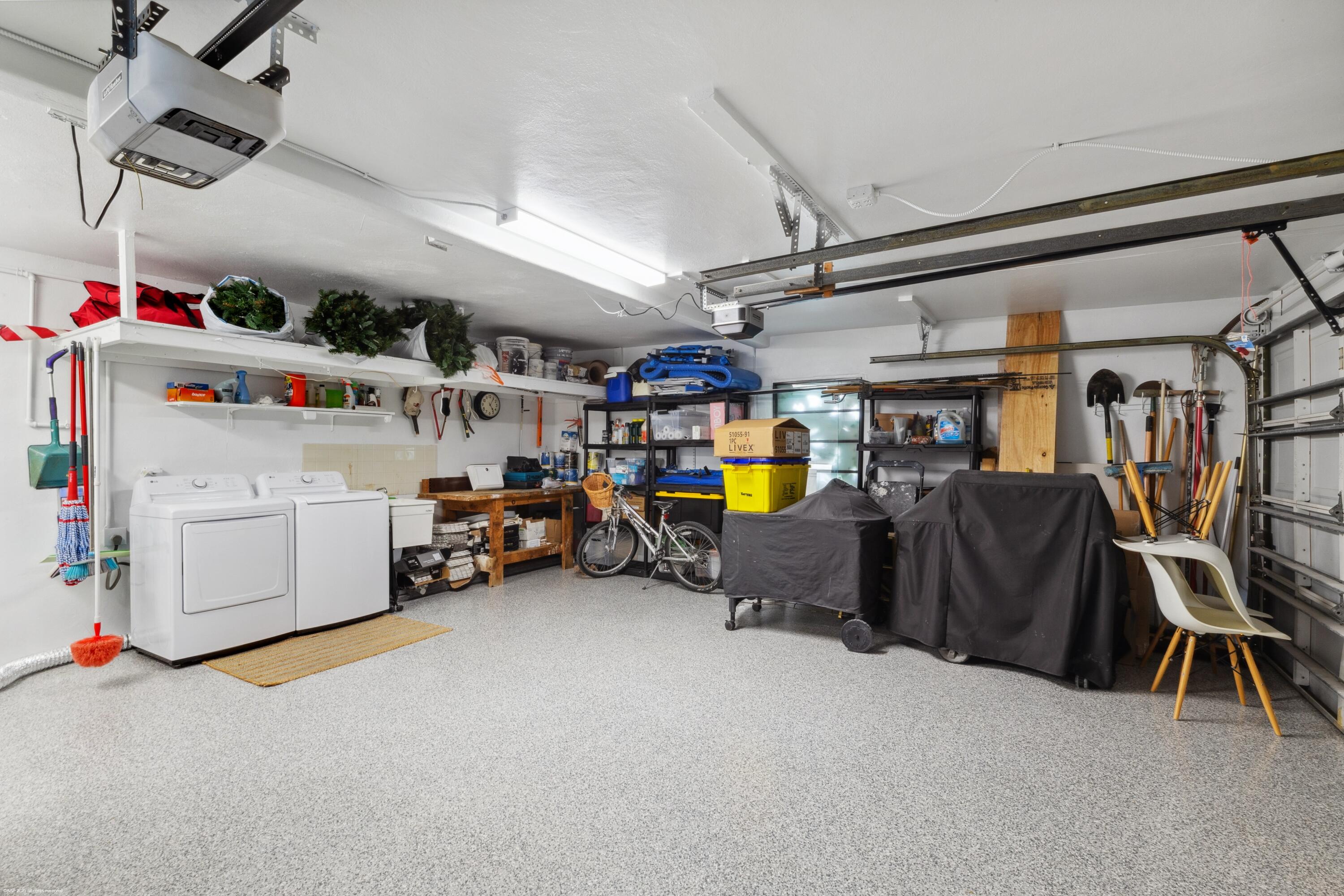 328 N Lakeside Drive