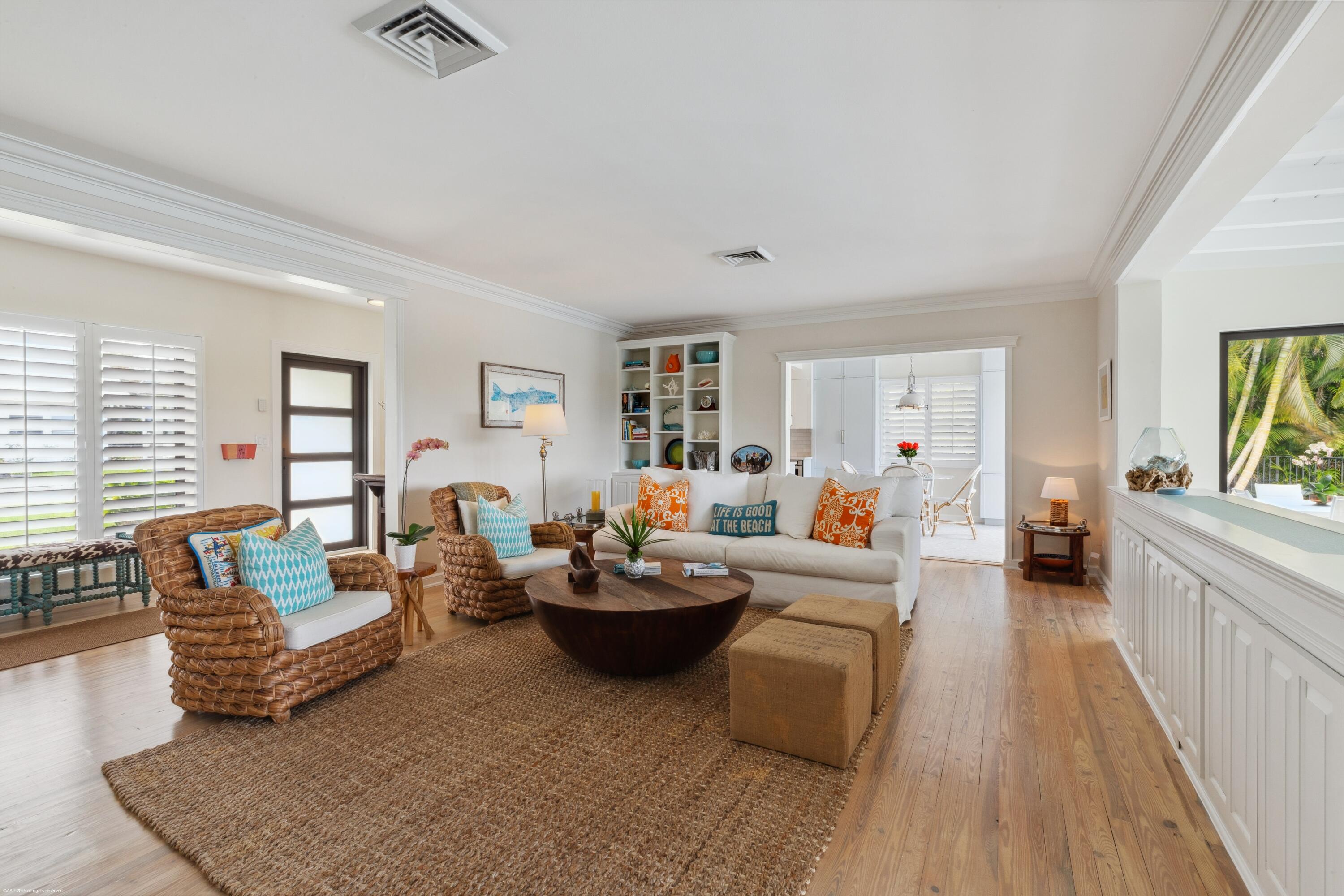 328 N Lakeside Drive