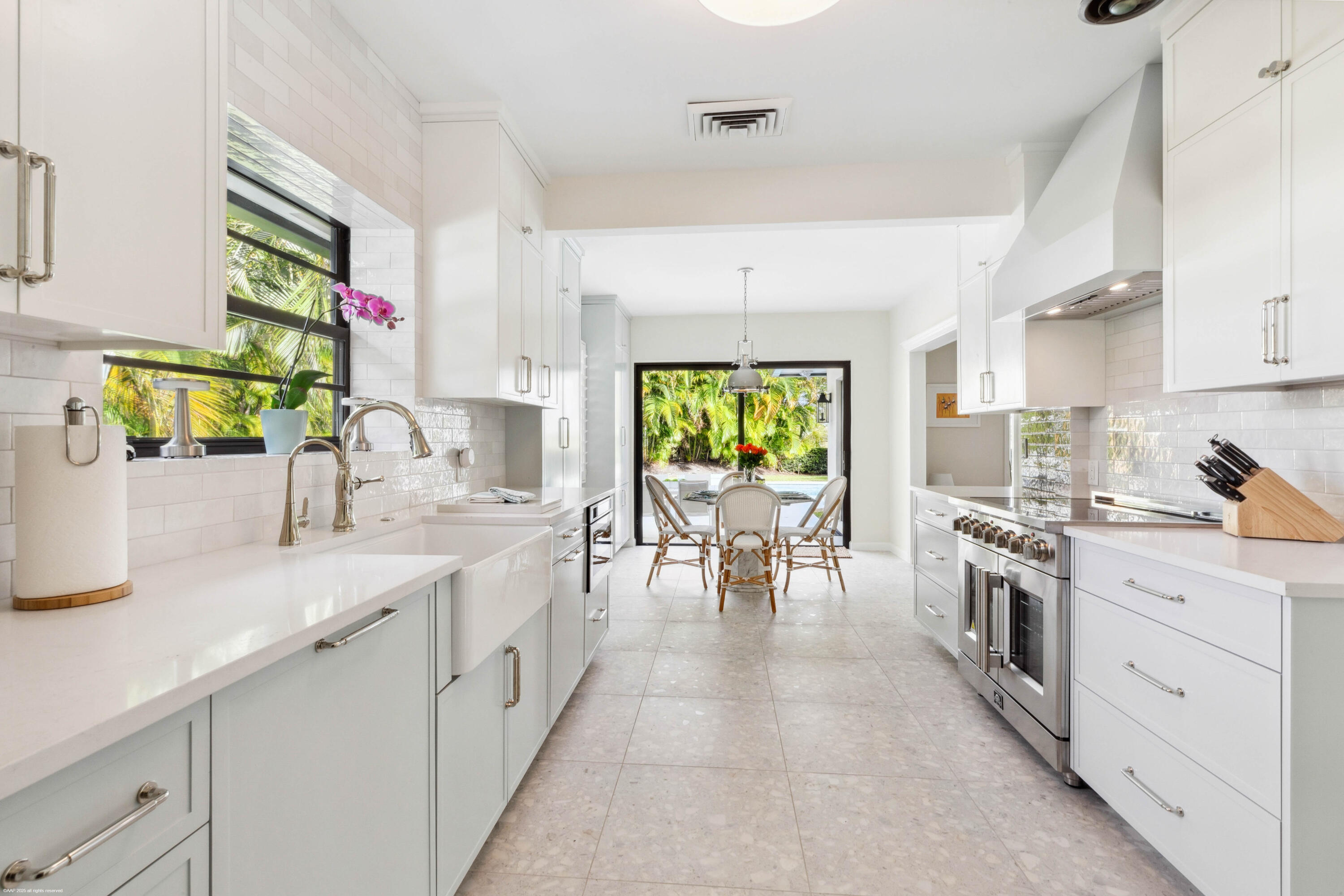 328 N Lakeside Drive