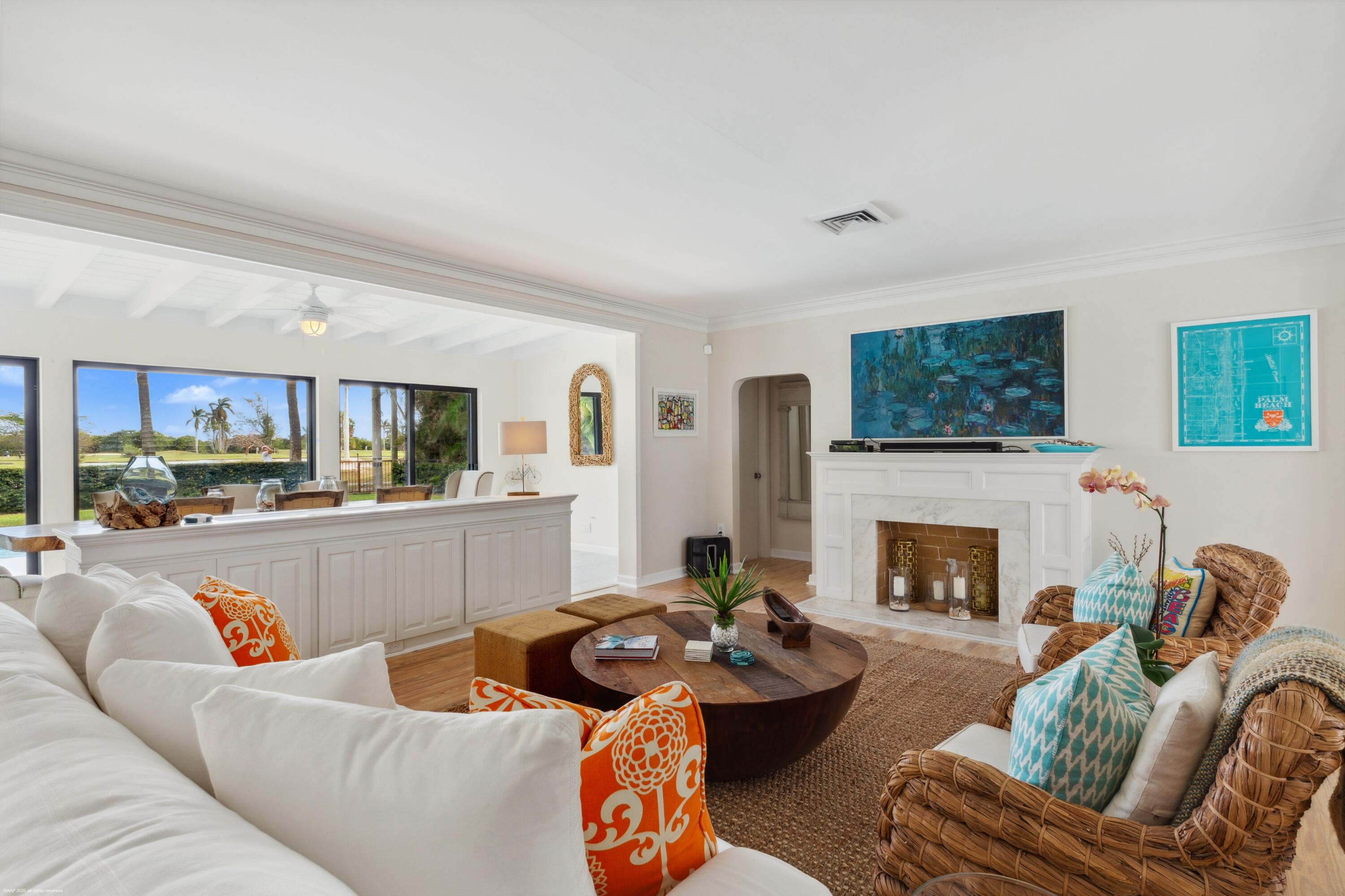 328 N Lakeside Drive