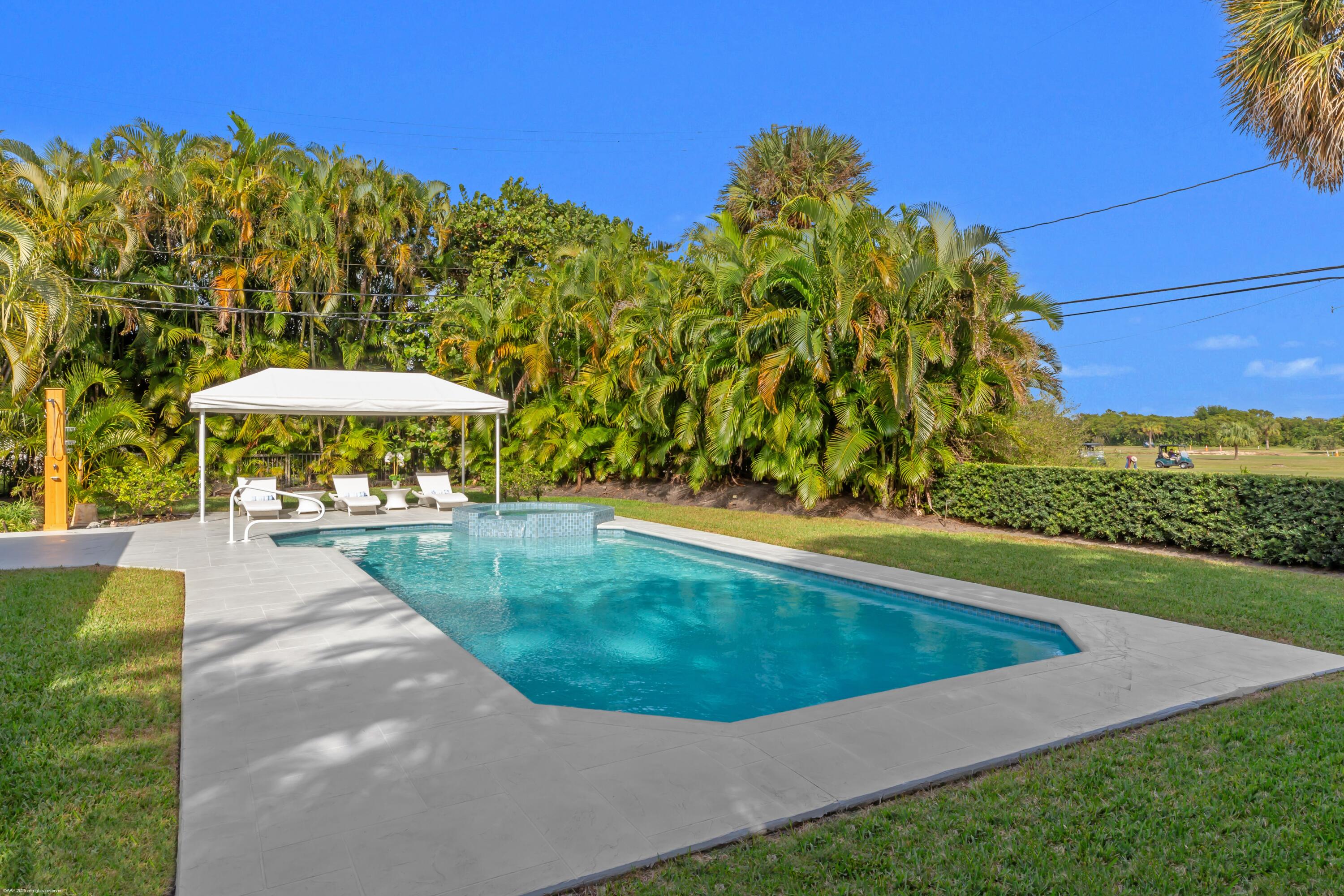 328 N Lakeside Drive