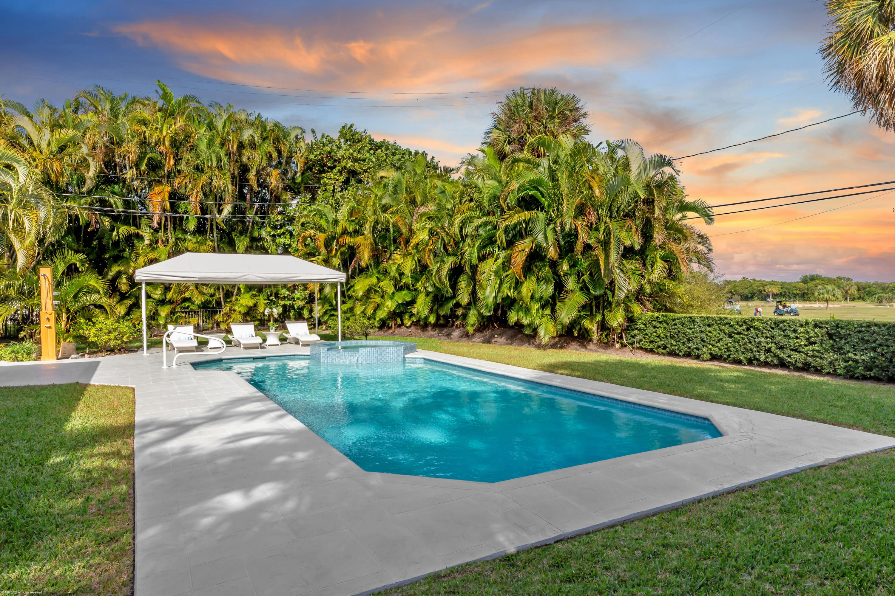328 N Lakeside Drive