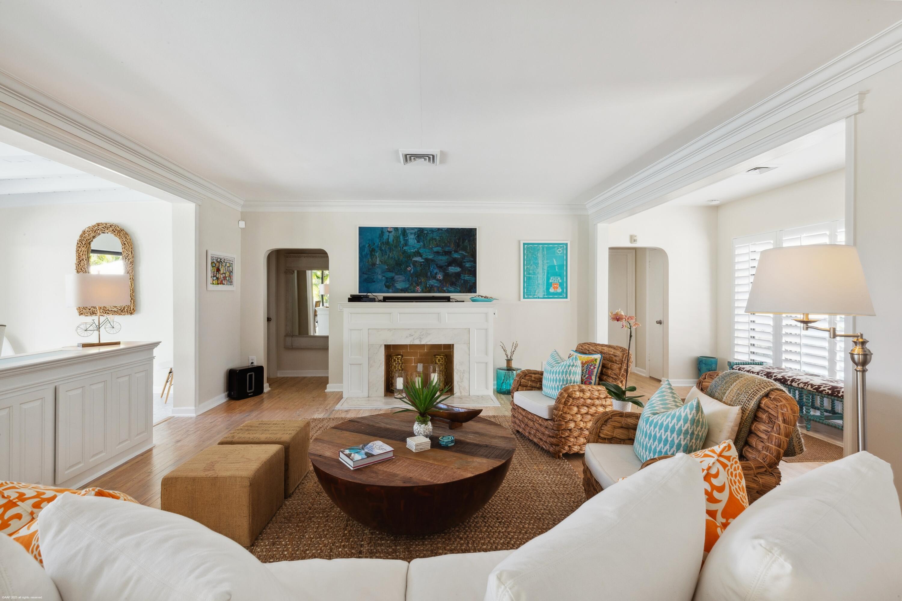 328 N Lakeside Drive