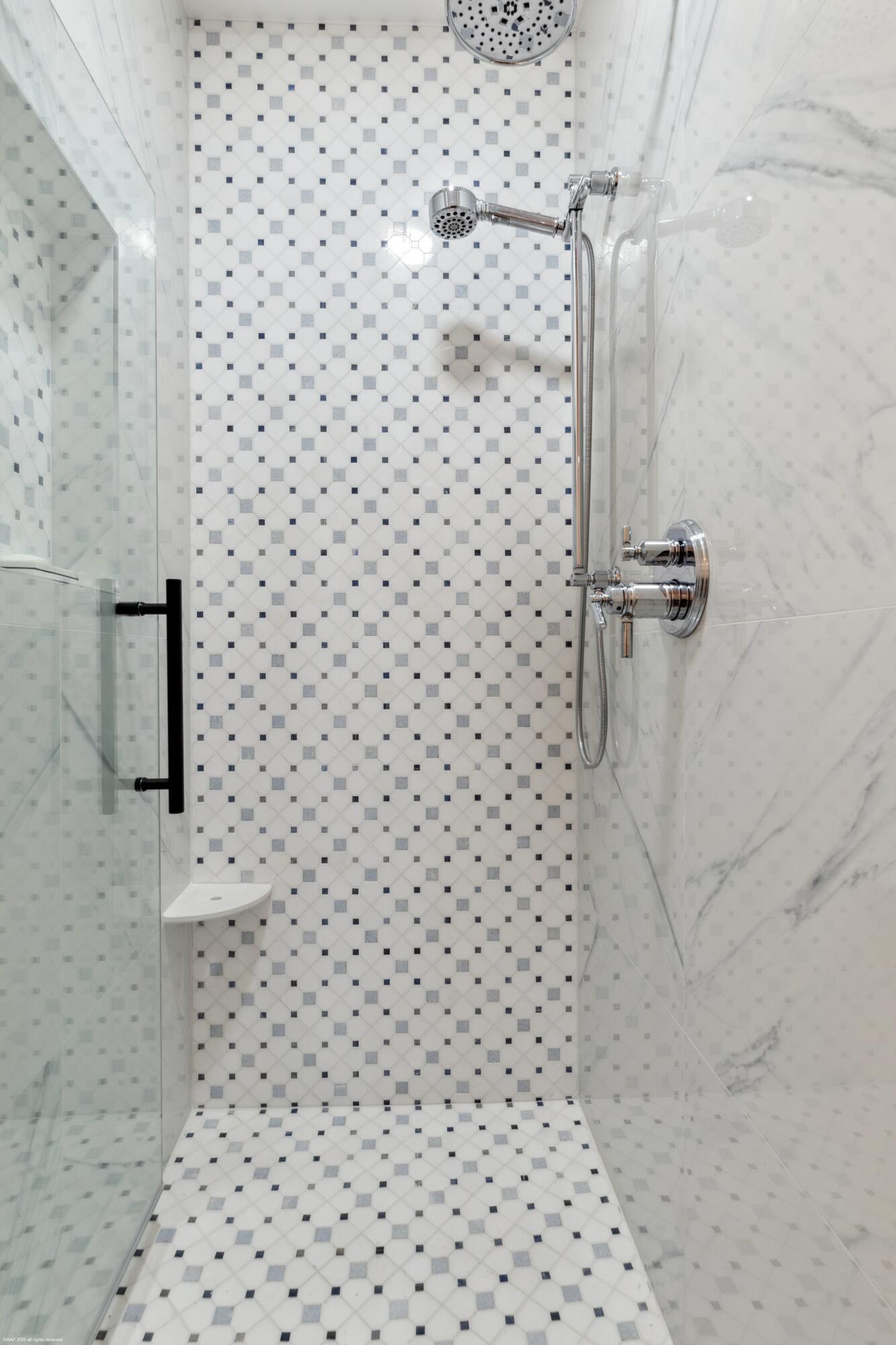 328 N Lakeside Drive